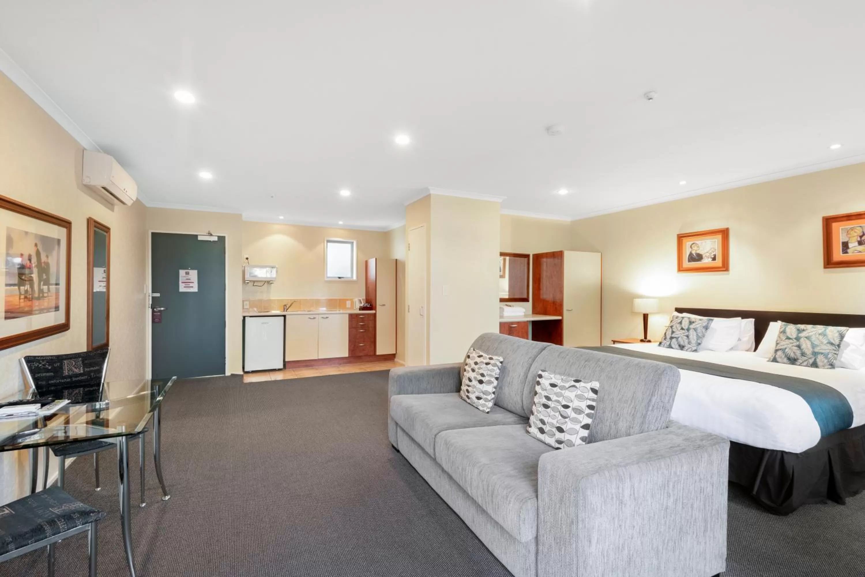 Coffee/tea facilities in Aristotles North Shore