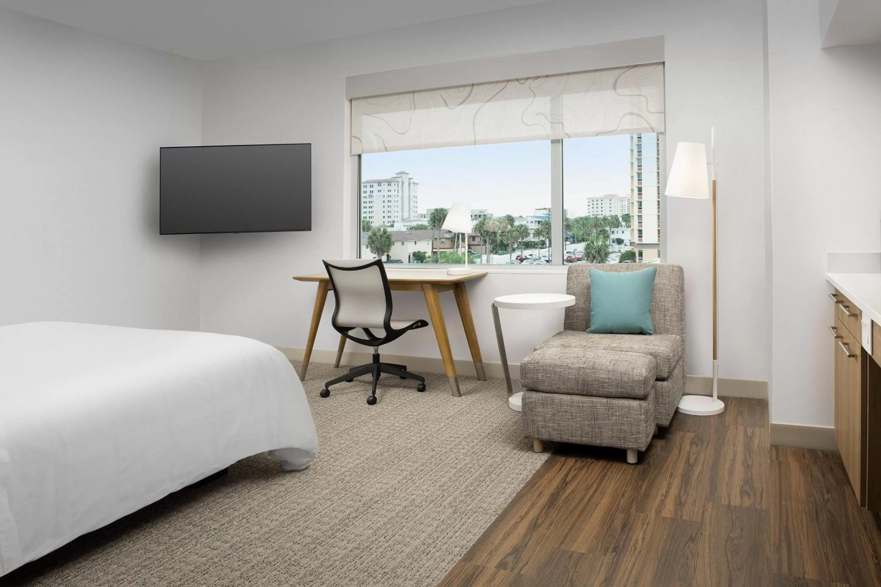 Photo of the whole room, Bed in Element Jacksonville Beach