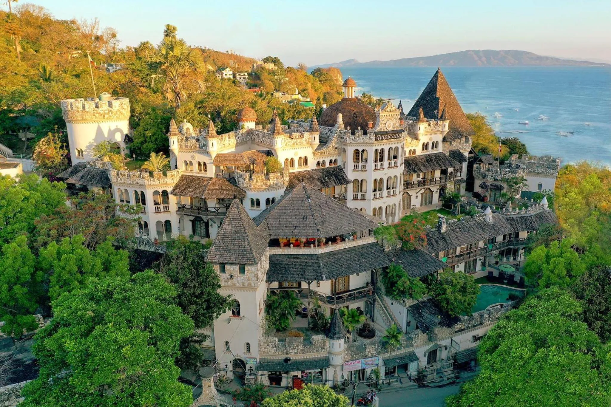 Property building in Tropicana Castle Dive Resort powered by Cocotel