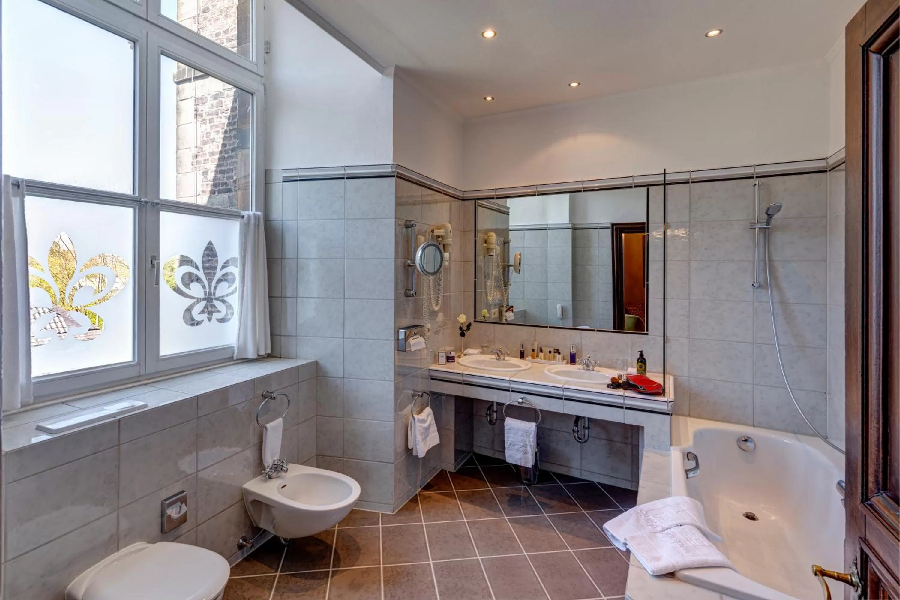 Staff in Schlosshotel Hugenpoet