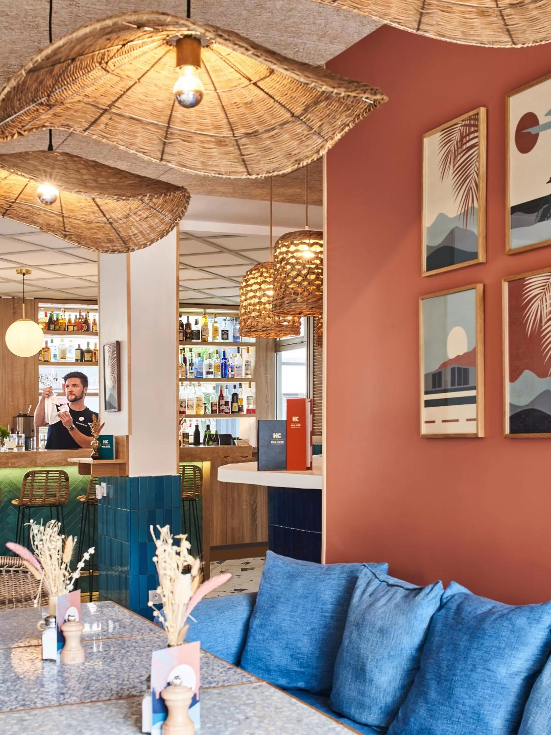 Restaurant/places to eat in Hôtel Chromatics & Restaurant Hill Club by HappyCulture