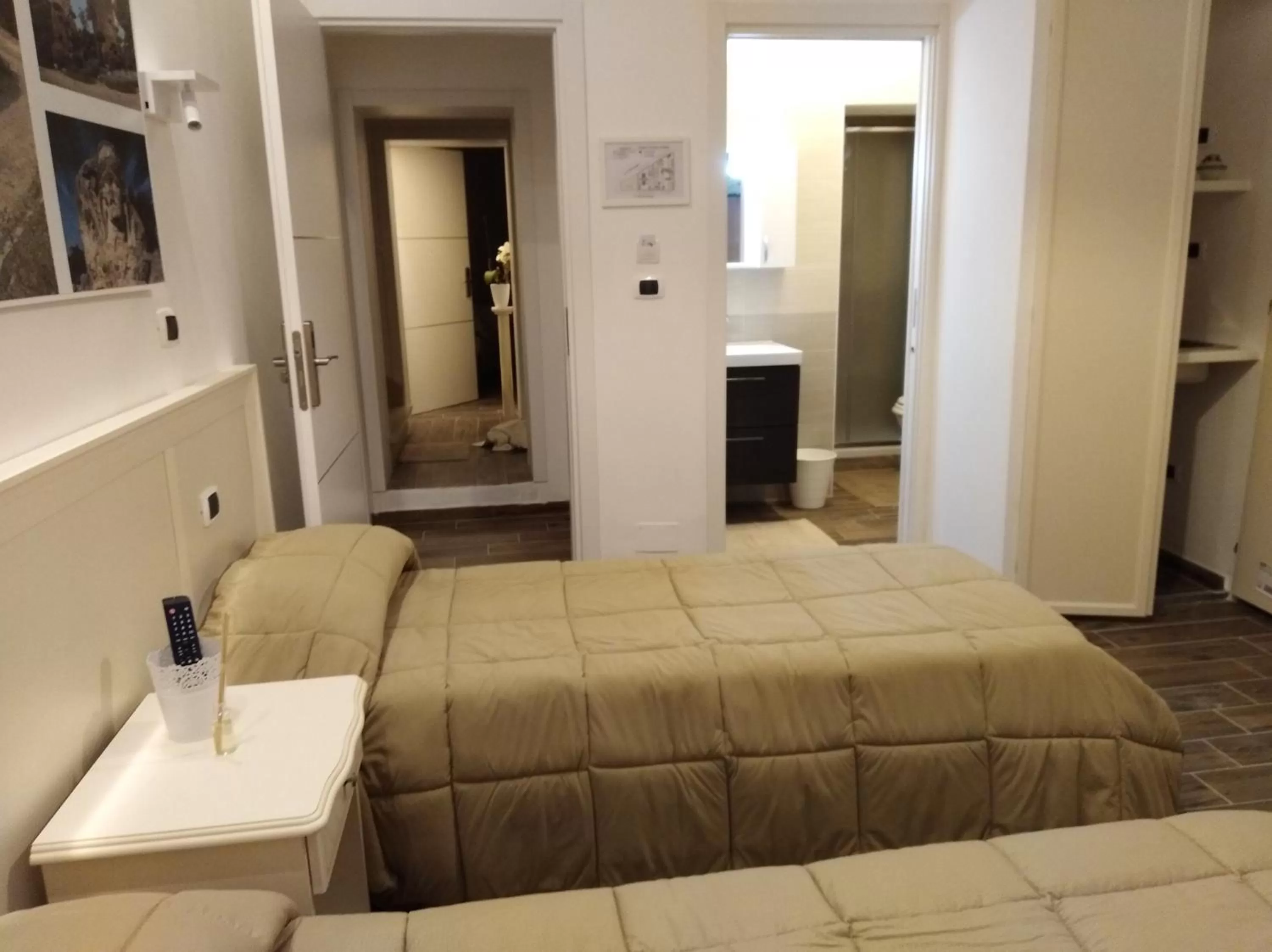 Photo of the whole room, Bed in DomuS al Corso B&B