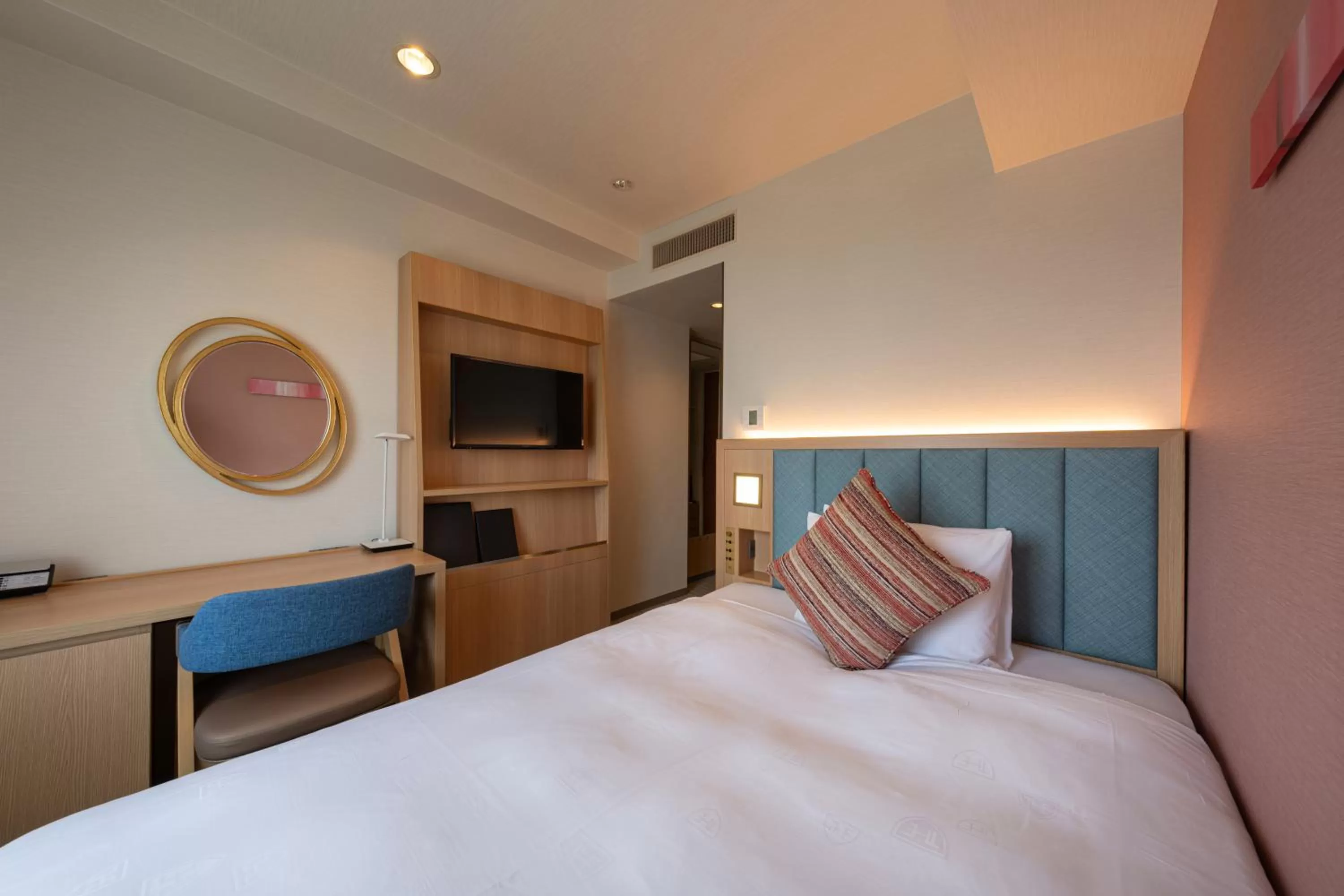 Photo of the whole room, Bed in The Royal Park Hotel Hiroshima Riverside