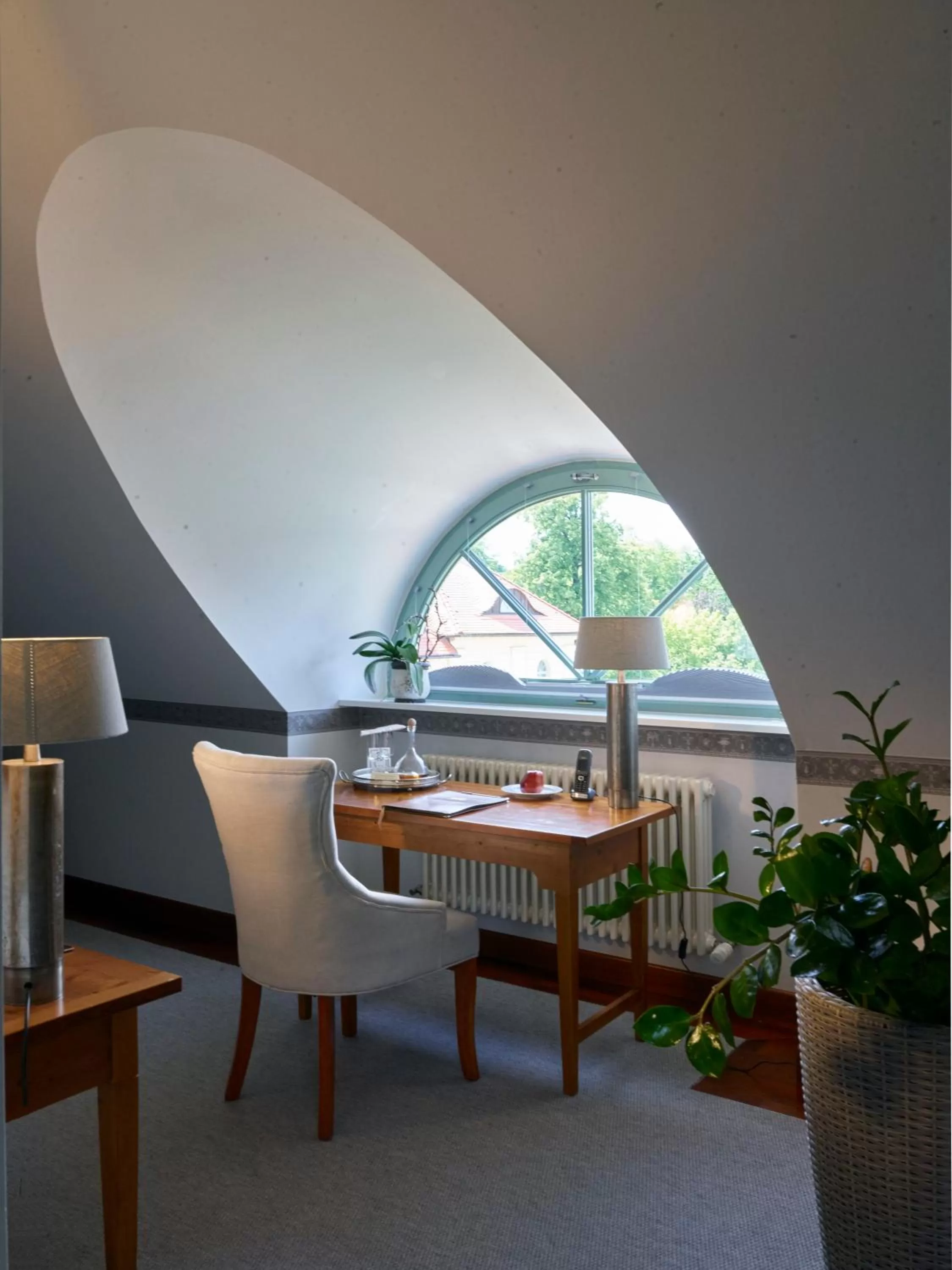 Living room in Schloss Hotel Dresden Pillnitz