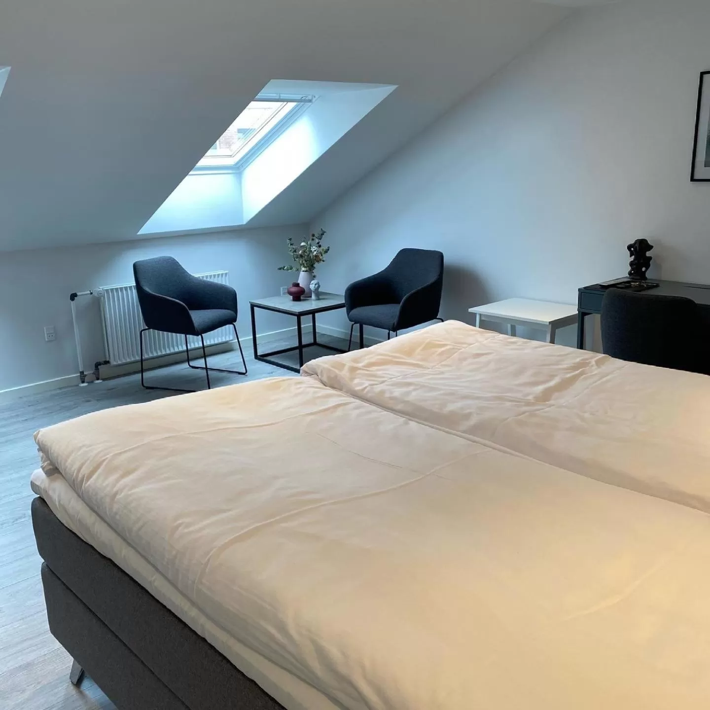 Photo of the whole room, Bed in Hotel Røde-Kro