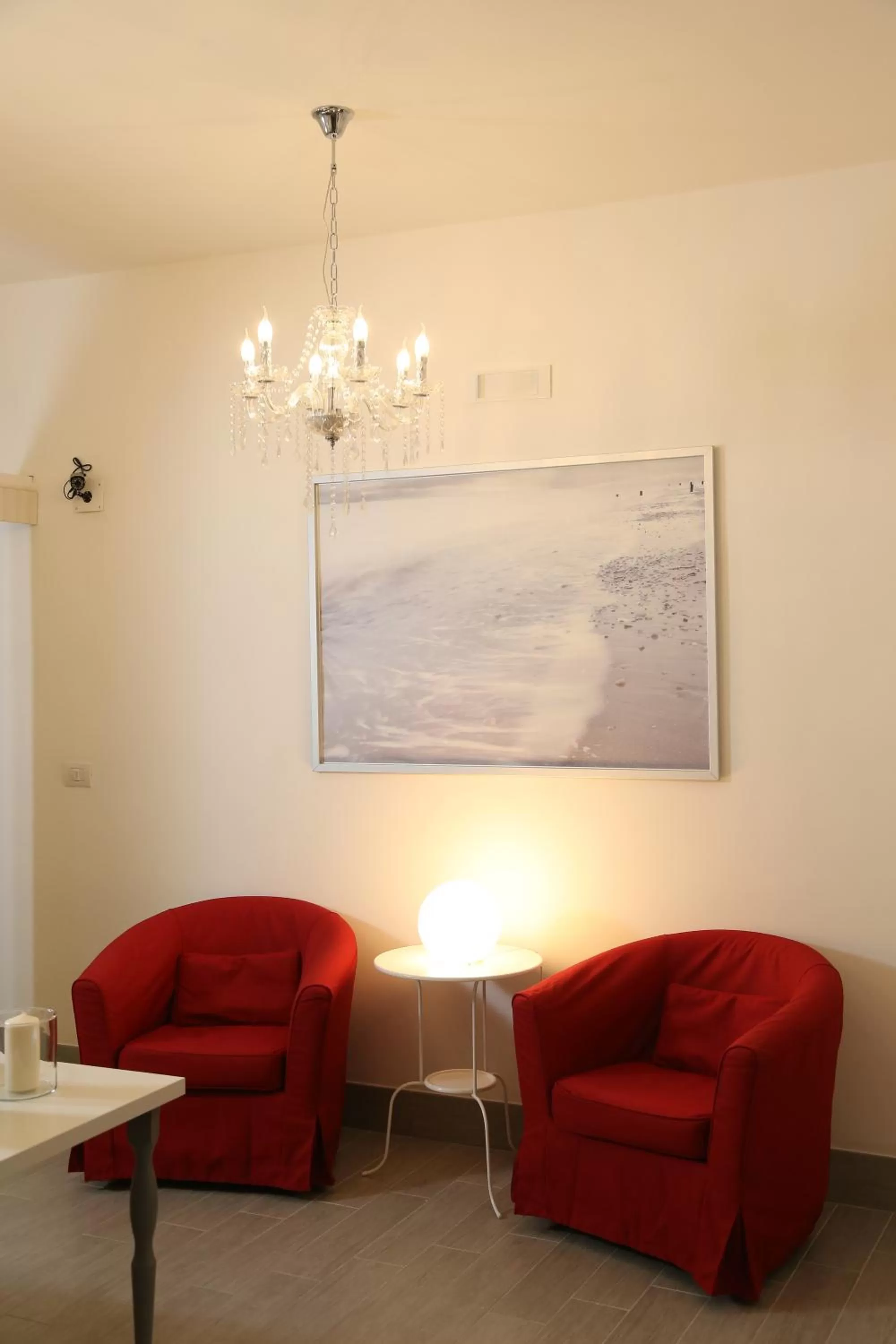 Seating area in B&B Brothers Suite Vomero