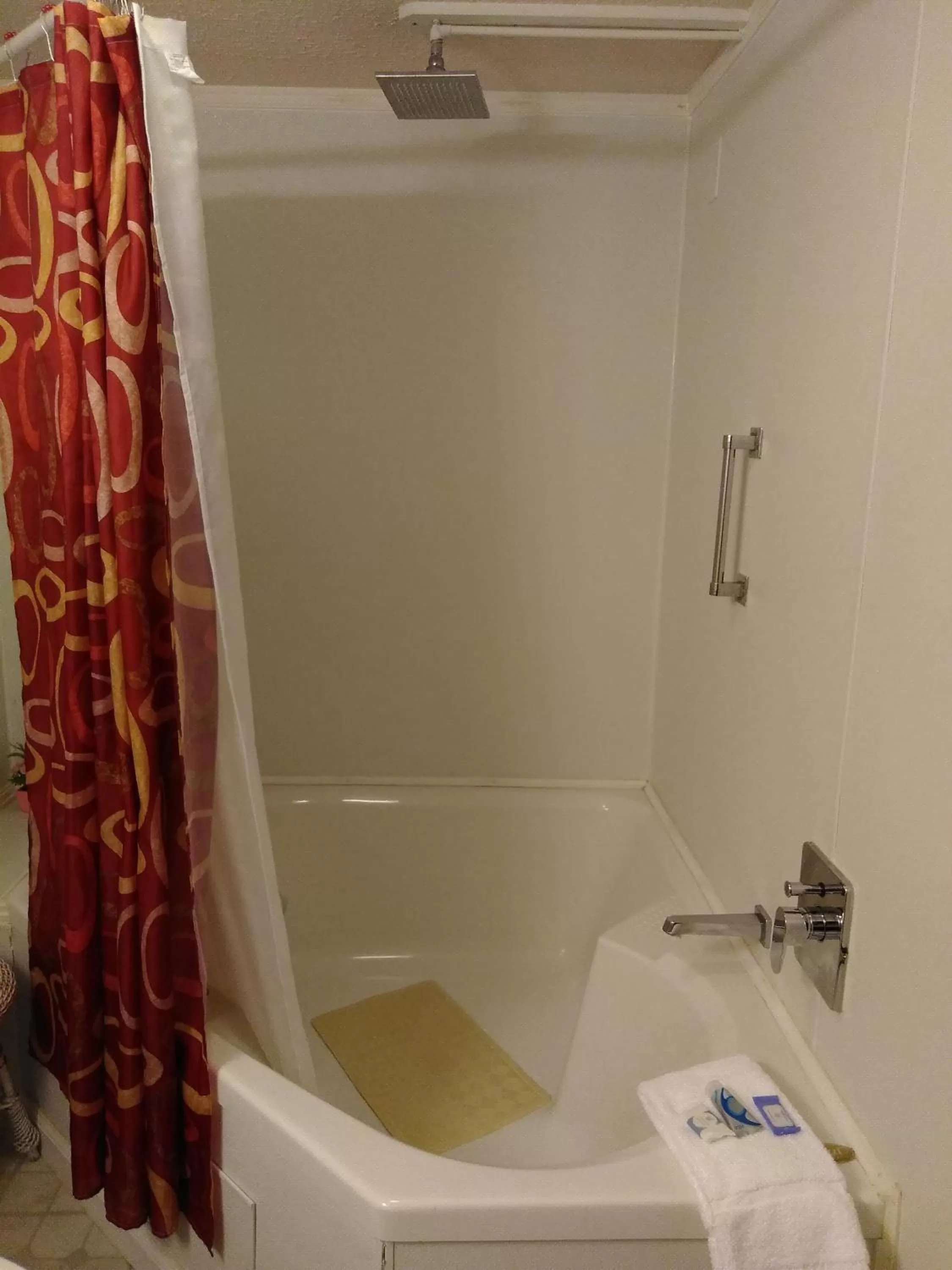 Spa and wellness centre/facilities, Bathroom in The Cardinal Inn