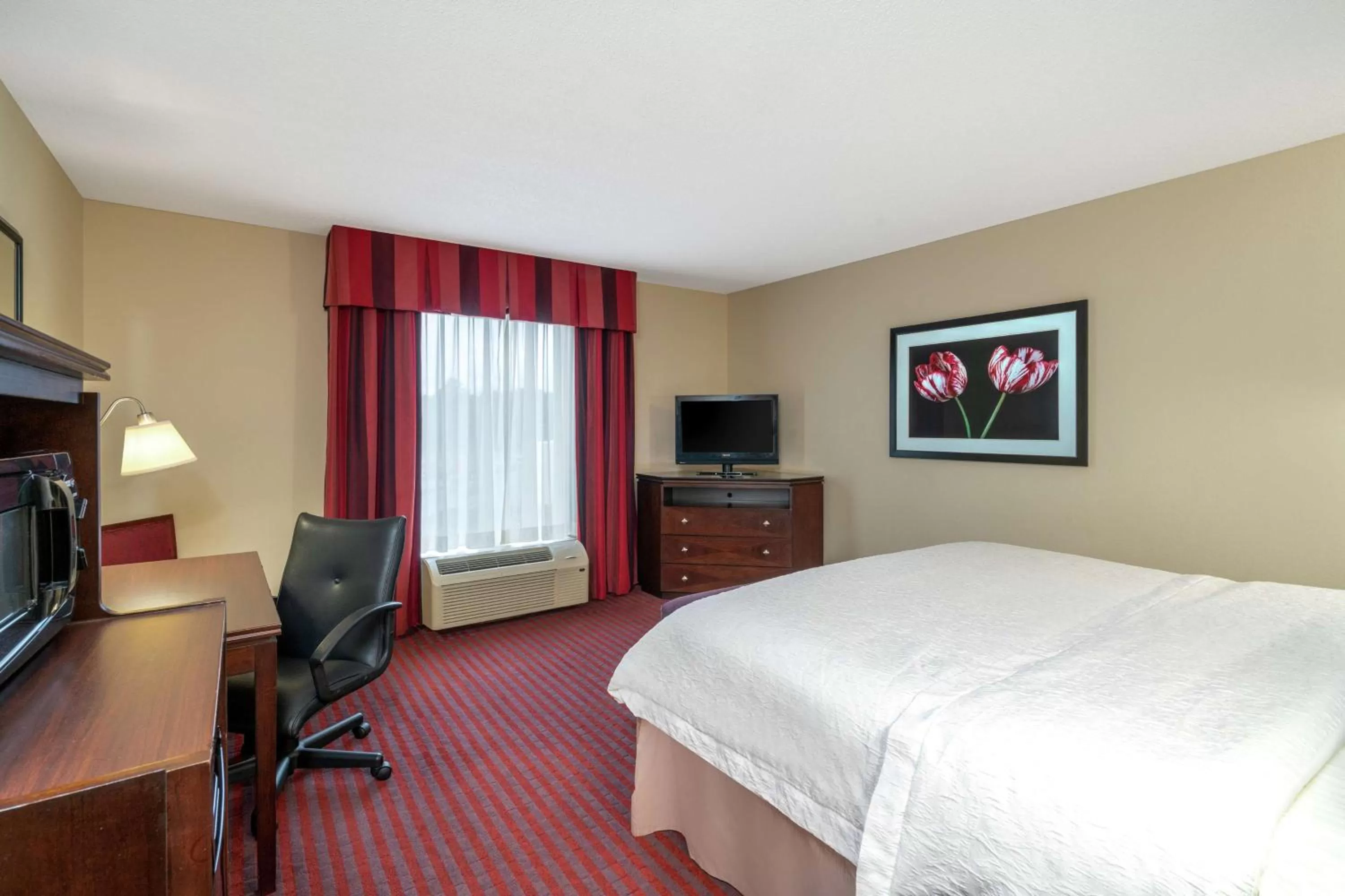 Bed in Hampton Inn Richmond - Airport