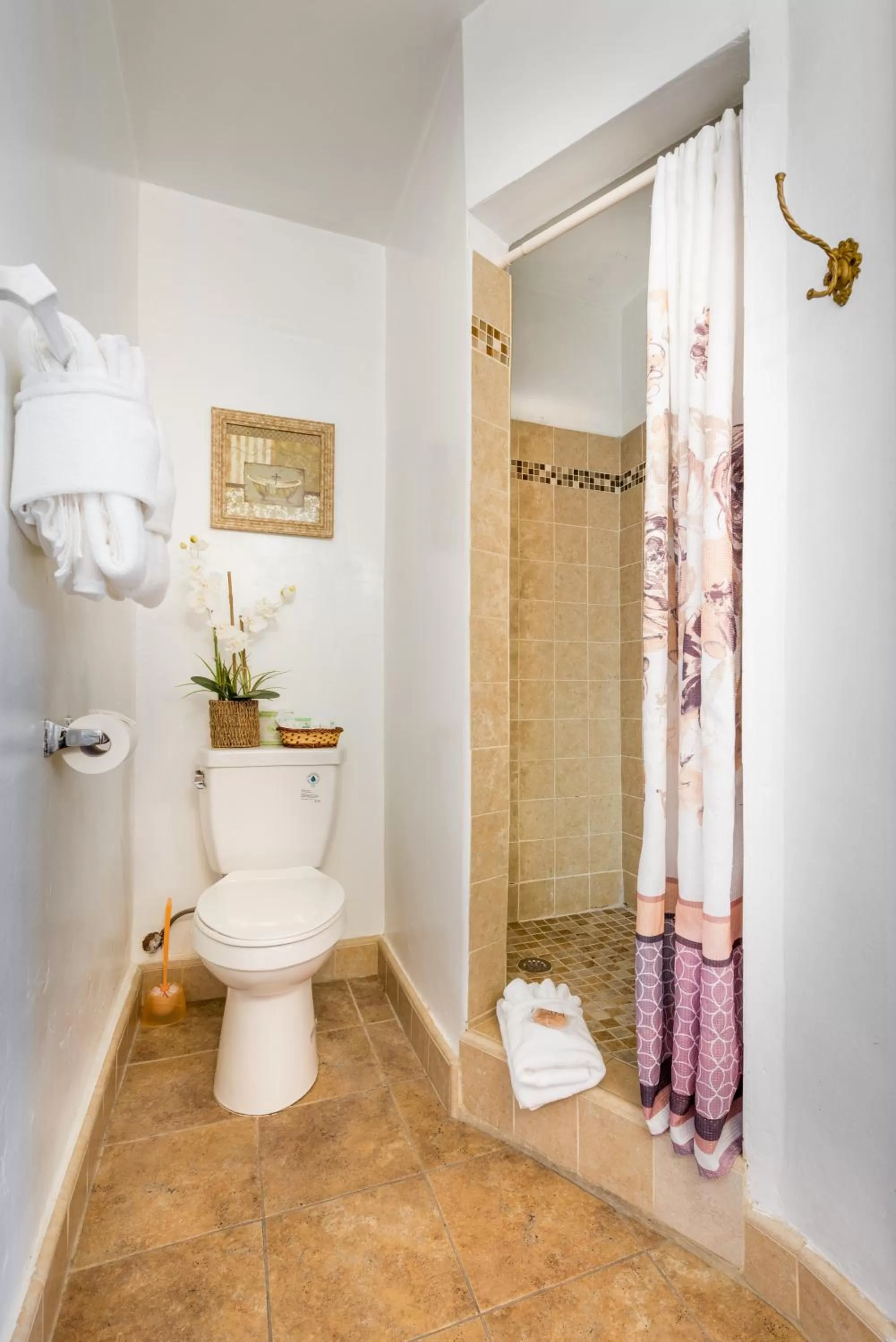 Bathroom in Wilshire Motel