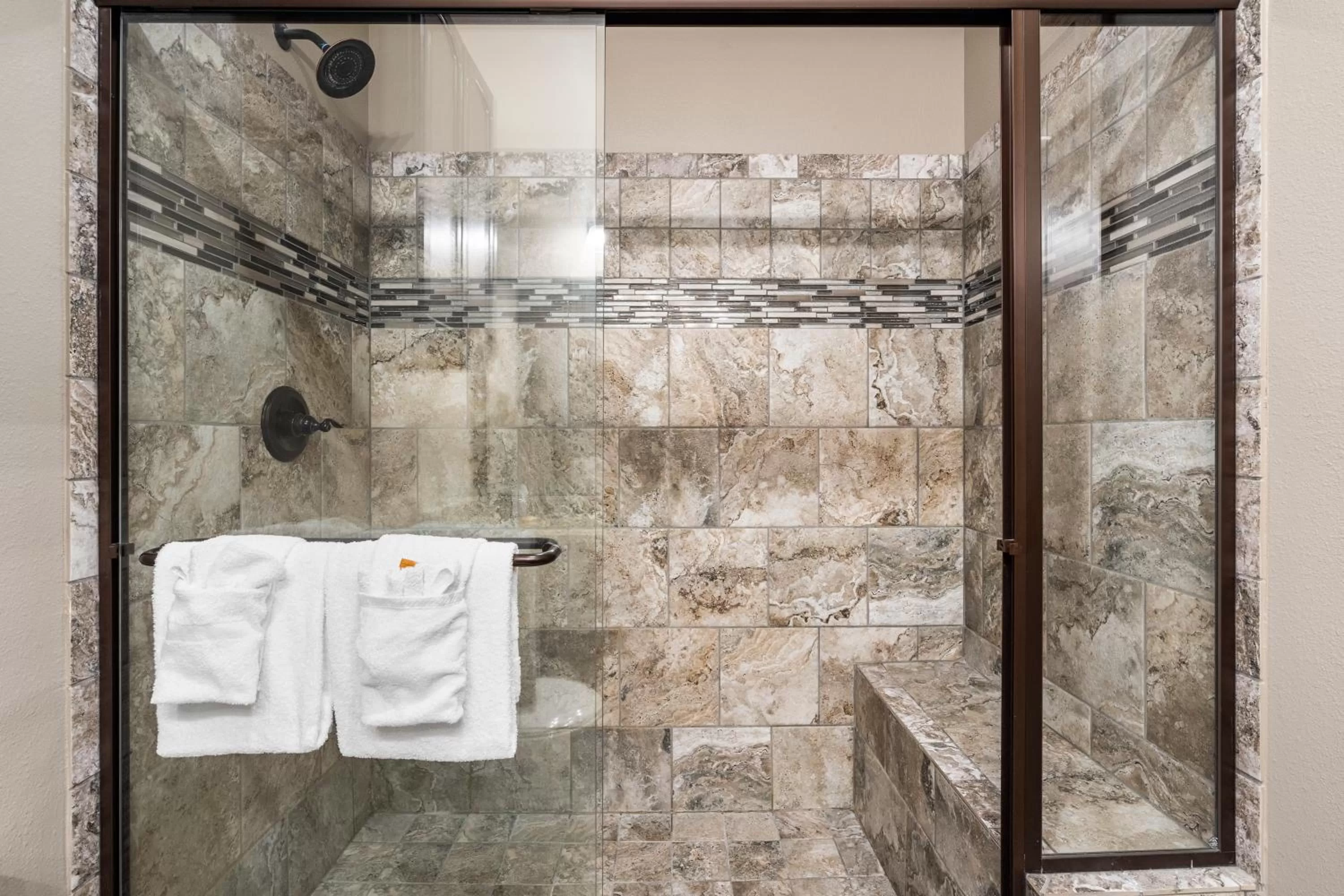 Bathroom in Table Rock Resorts at Indian Point