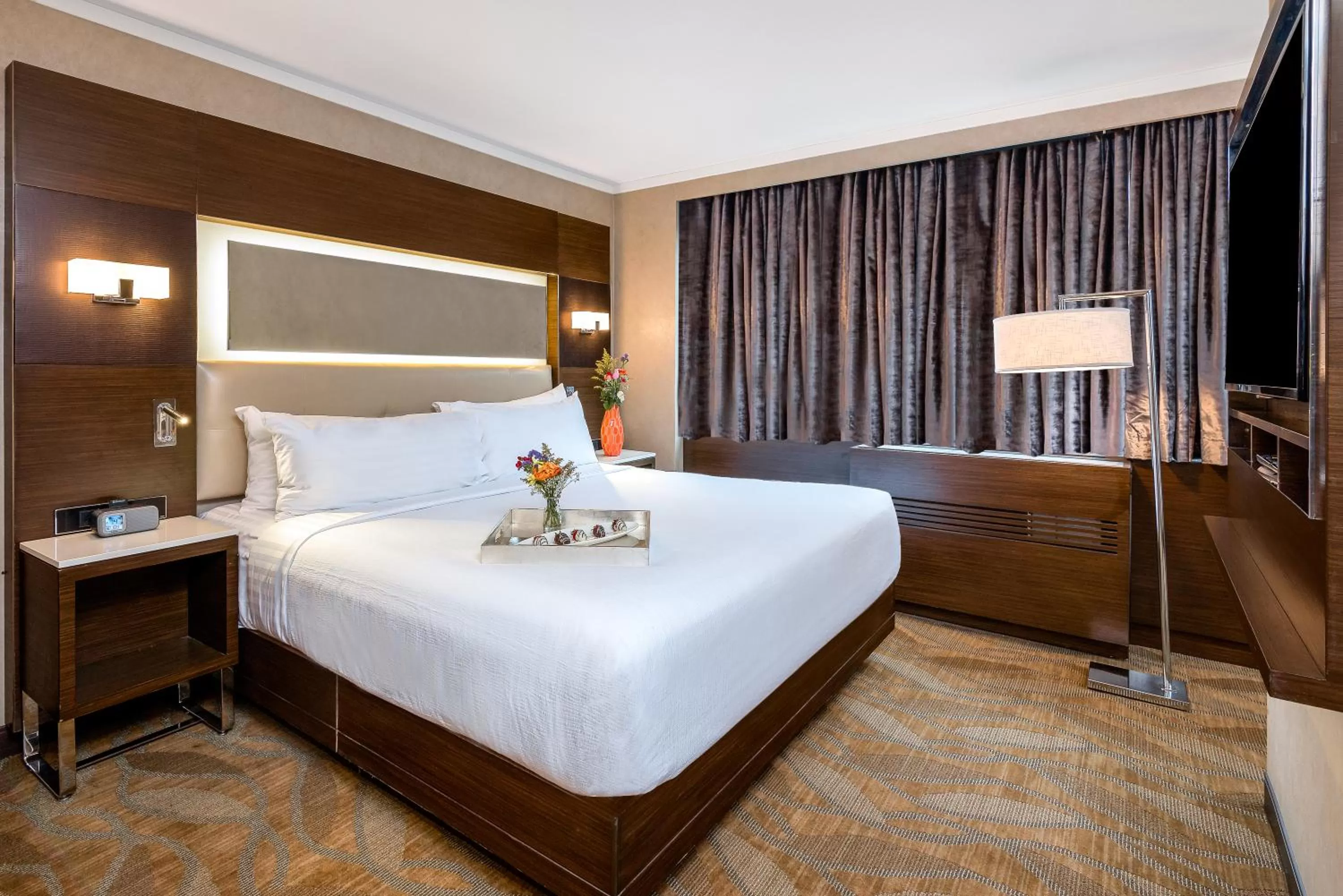Bedroom, Bed in Holiday Inn Brooklyn Downtown by IHG