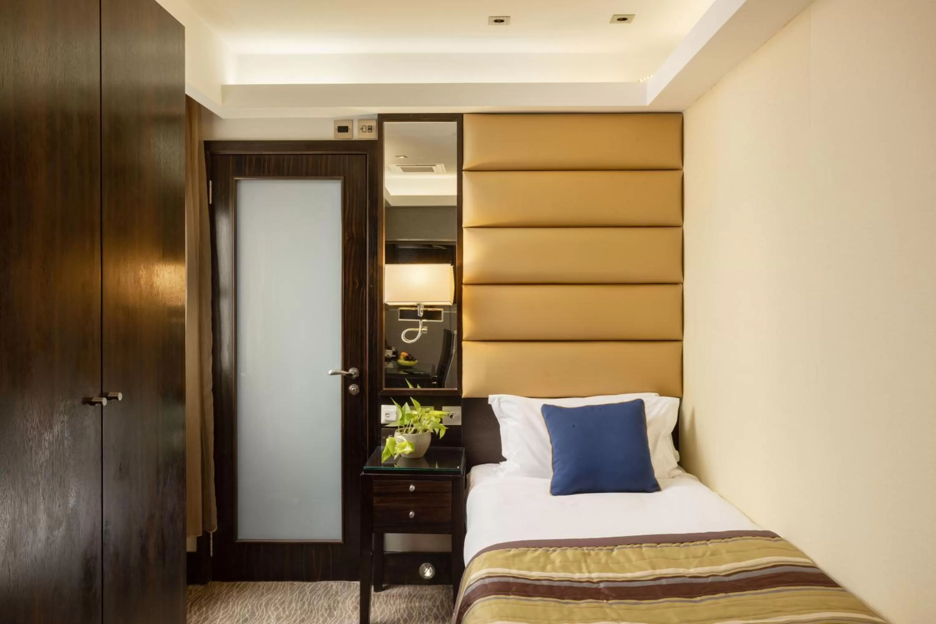 Bed in Park Grand Mayfair