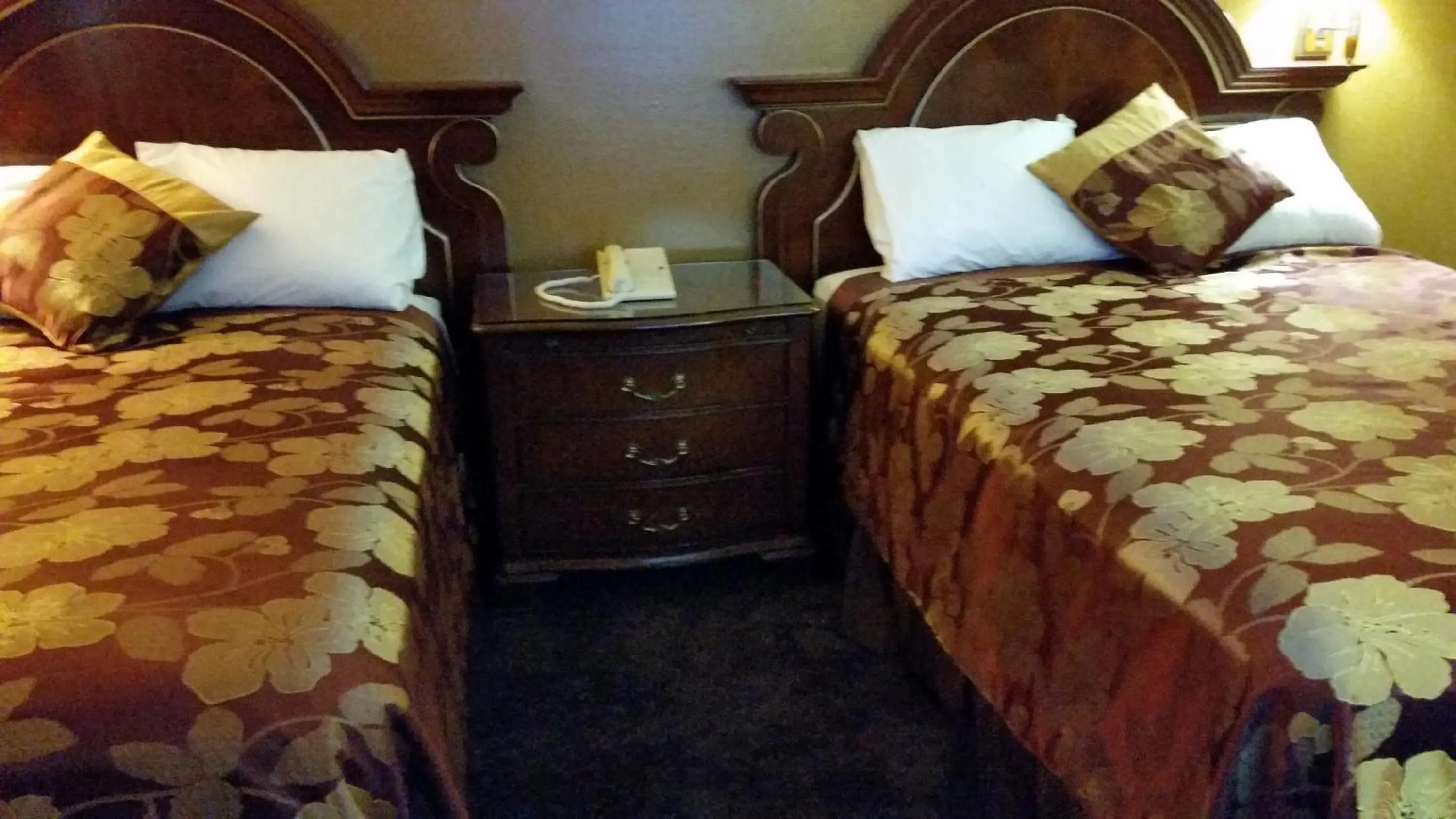 Bedroom, Bed in Redondo Beach Inn-LAX