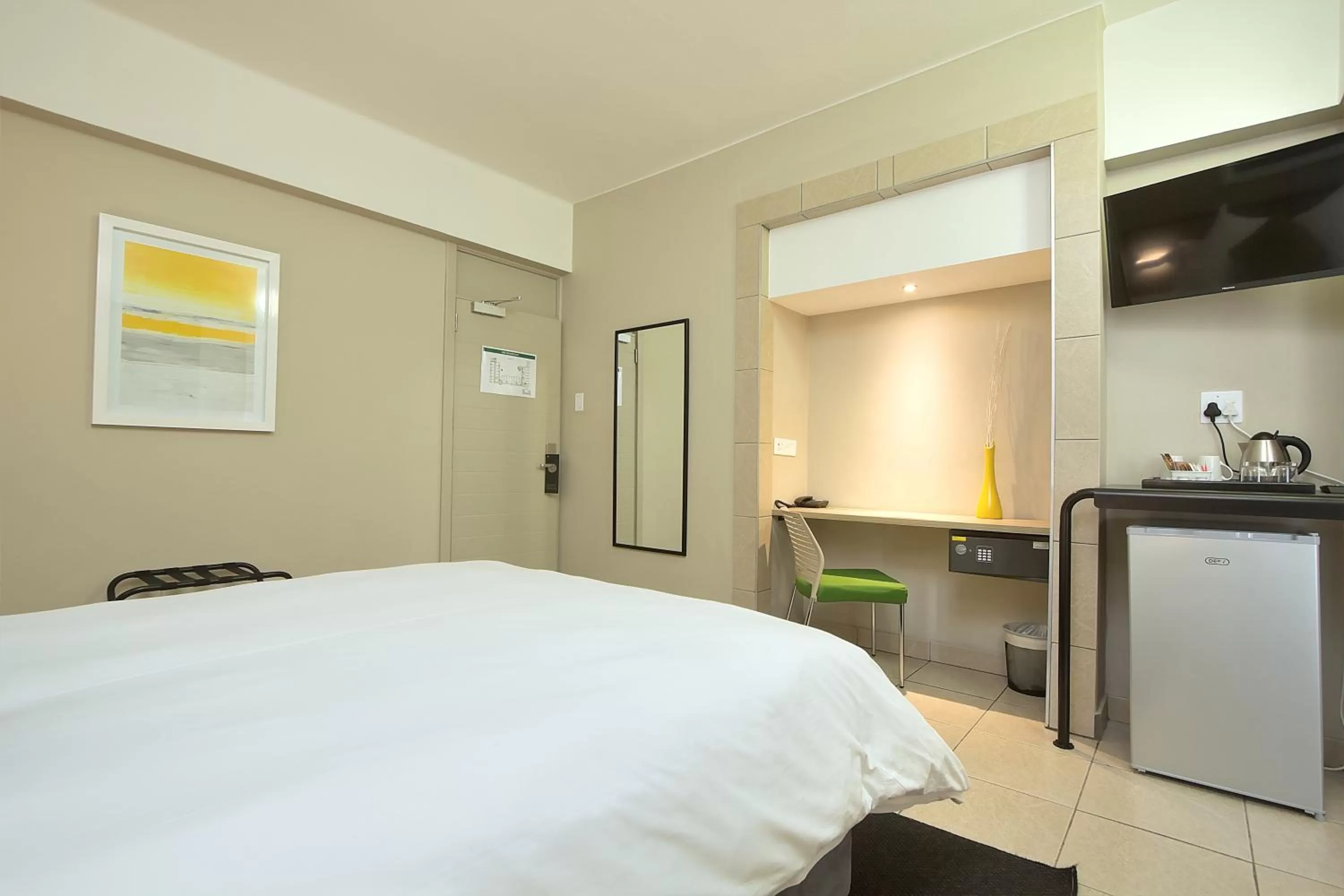 Photo of the whole room, Bed in The Park Lodge Hotel