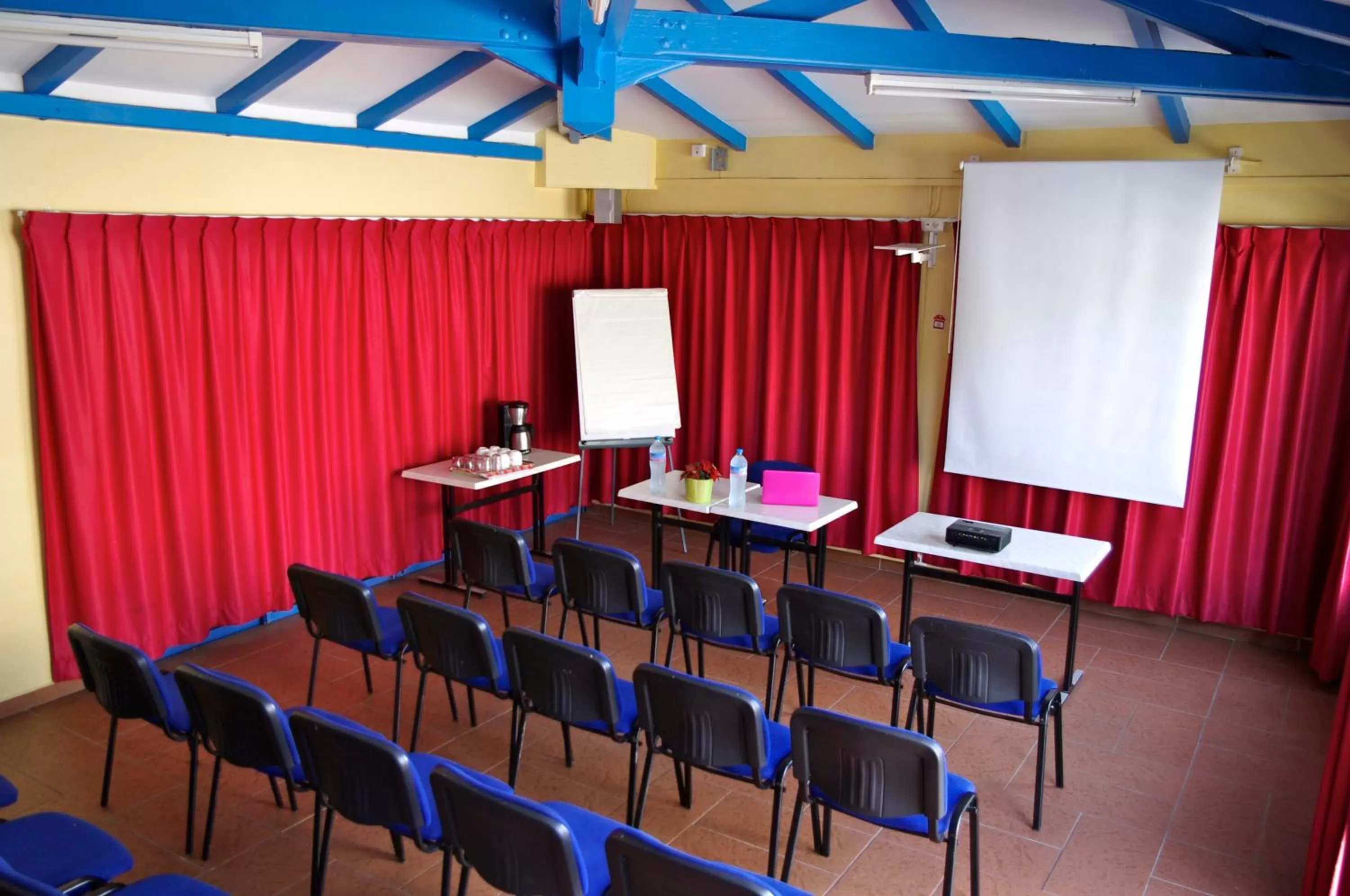 Business facilities in Karaibes Residence