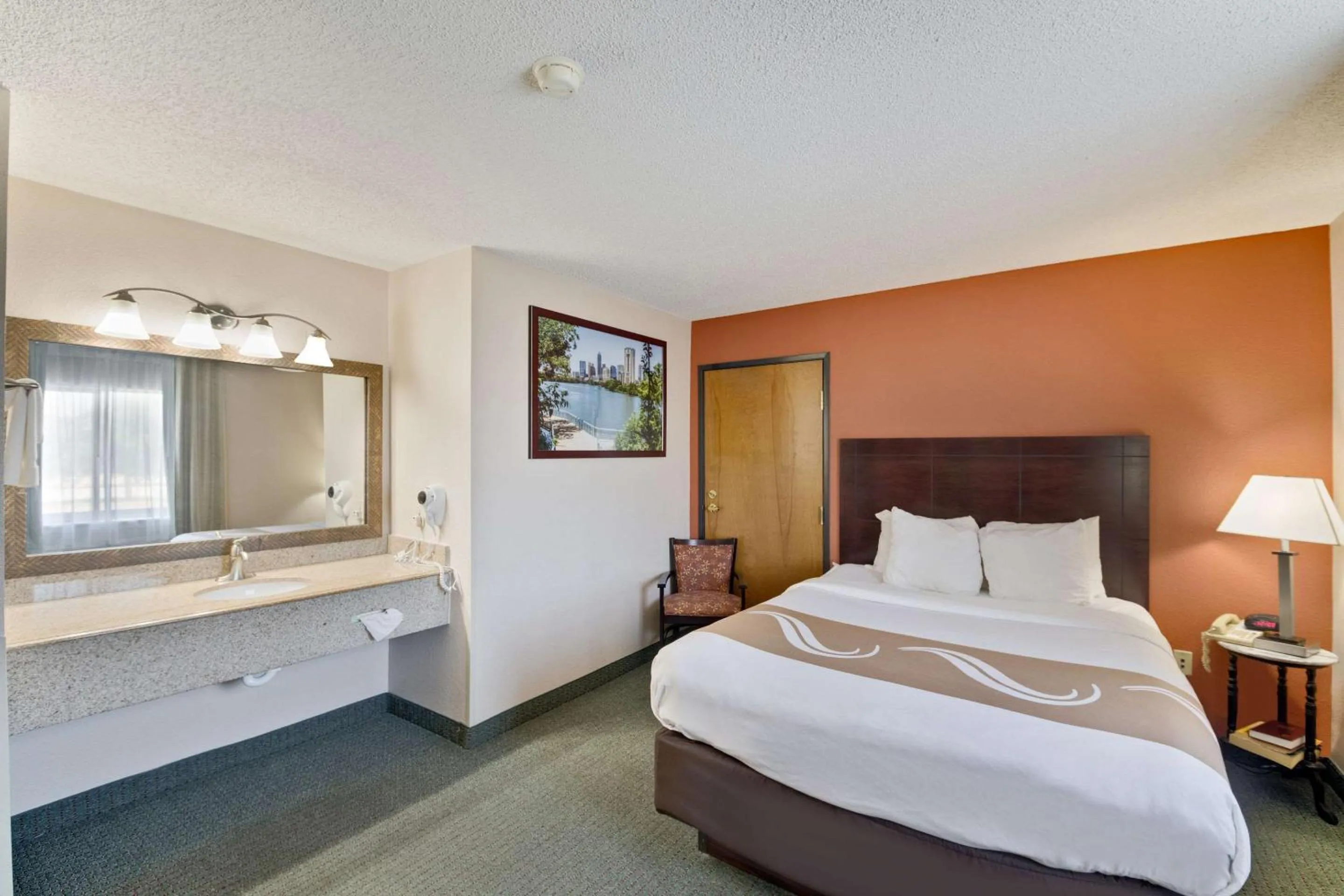 Photo of the whole room, Bed in Quality Inn Cedar Park - Austin Northwest