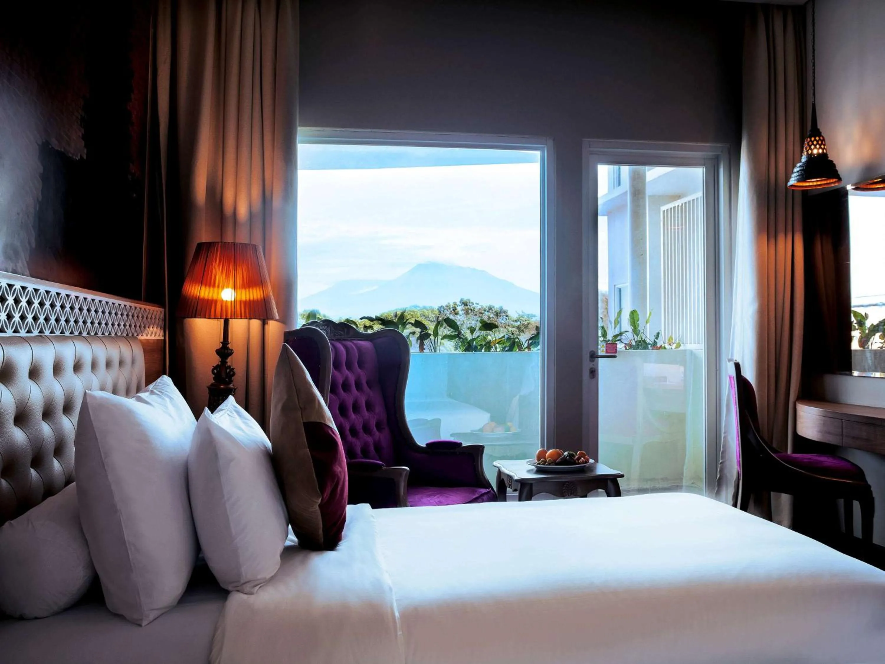 Photo of the whole room, Bed in Grand Mercure Yogyakarta Adi Sucipto