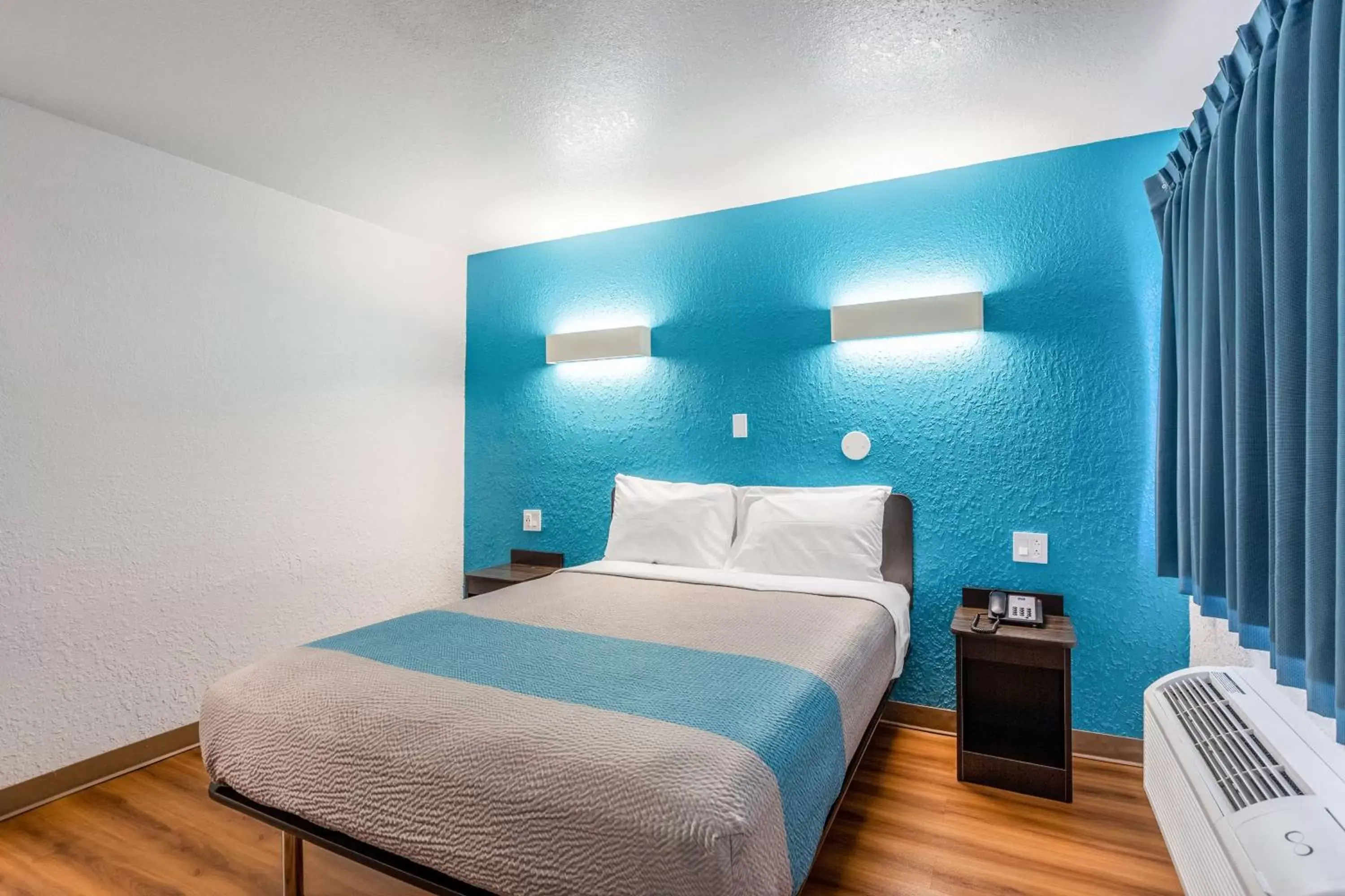 Queen Room - Disability Access - Roll in Shower in Motel 6-Valdosta, GA - University Queen Room - Disability Access - Roll in Shower in Motel 6-Valdosta, GA - University