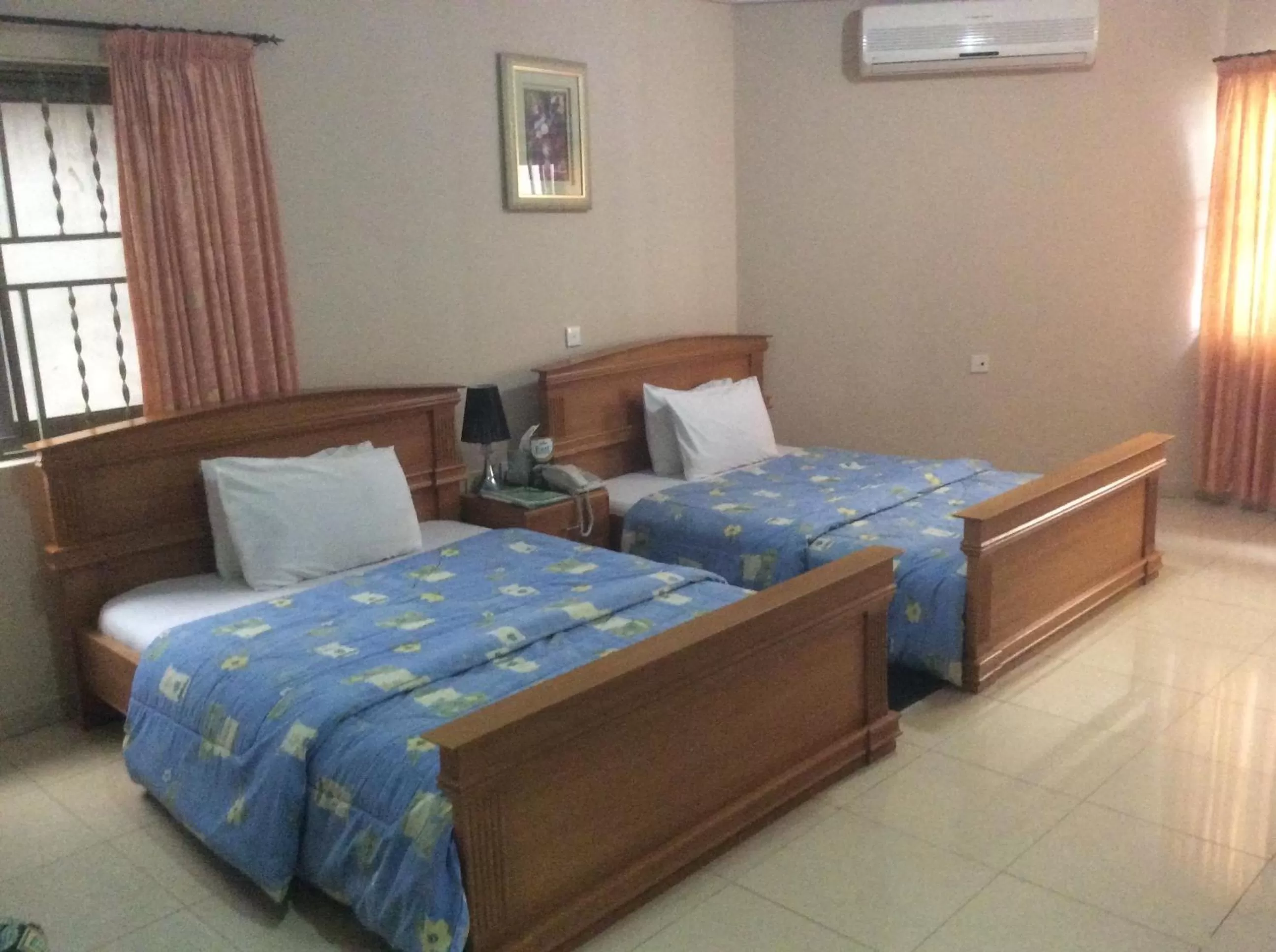 Bedroom, Bed in Eastgate Hotel