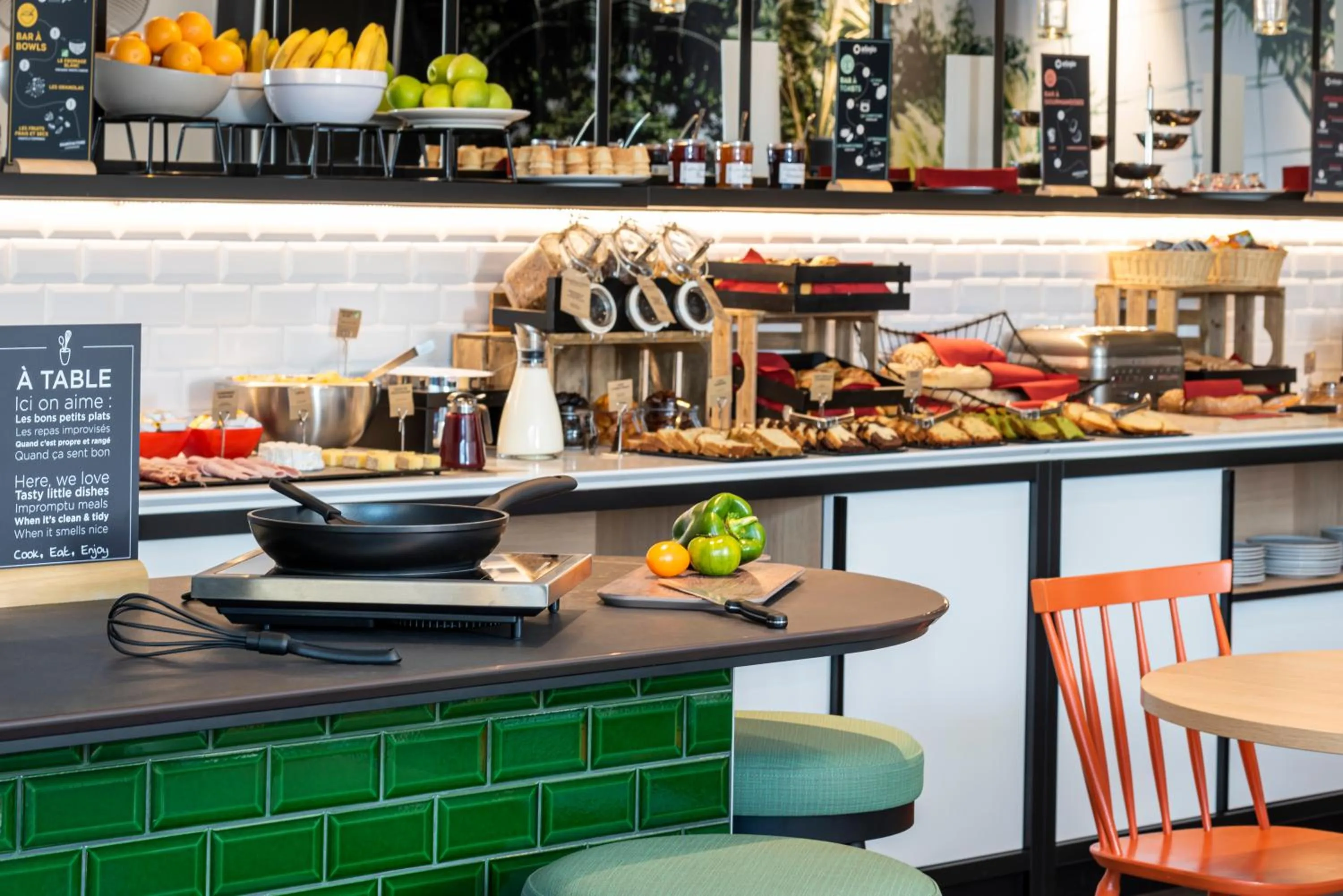 Breakfast in Aparthotel Adagio Paris Montrouge