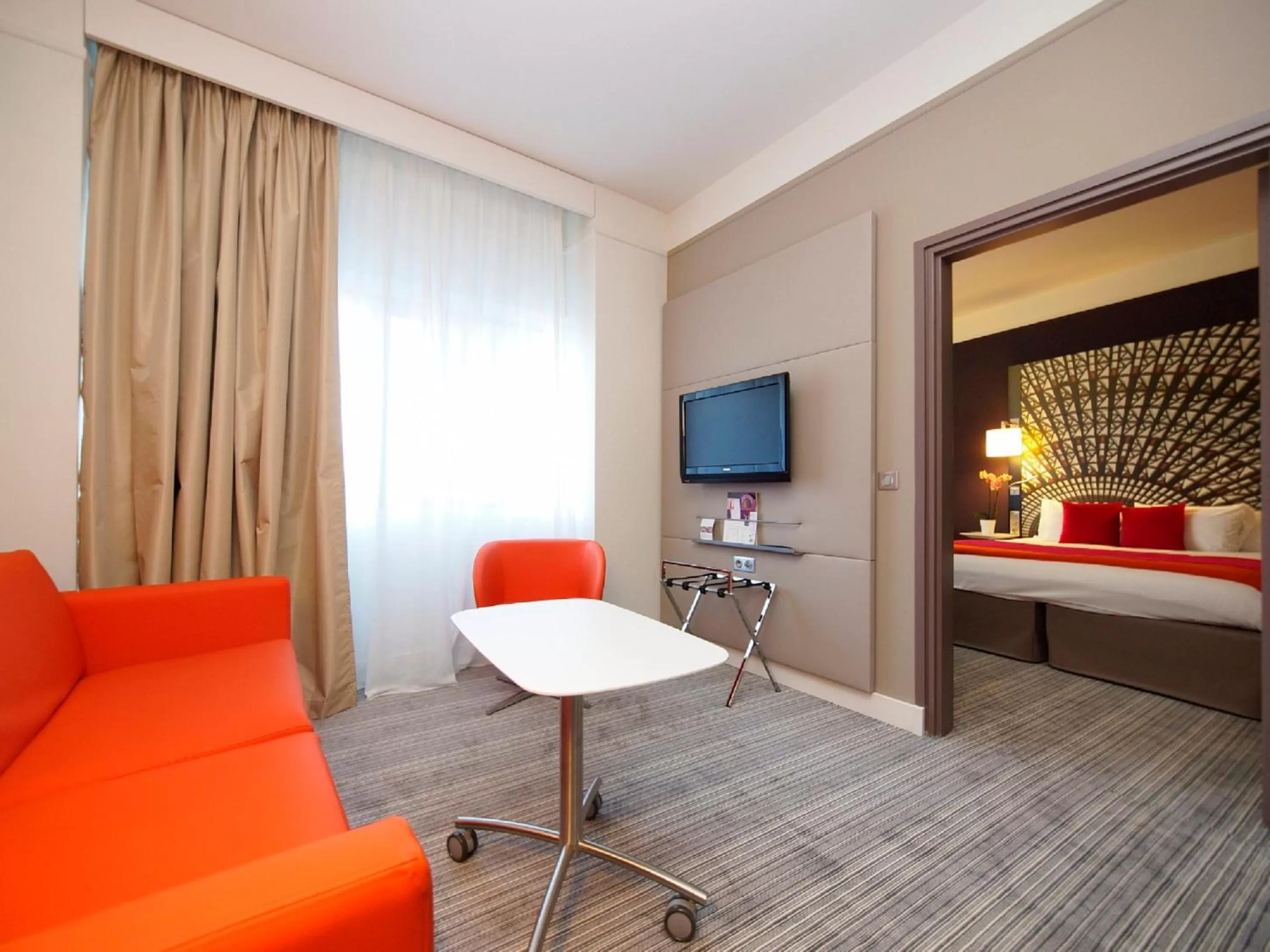 Photo of the whole room, Bed in Mercure Nantes Centre Grand Hotel