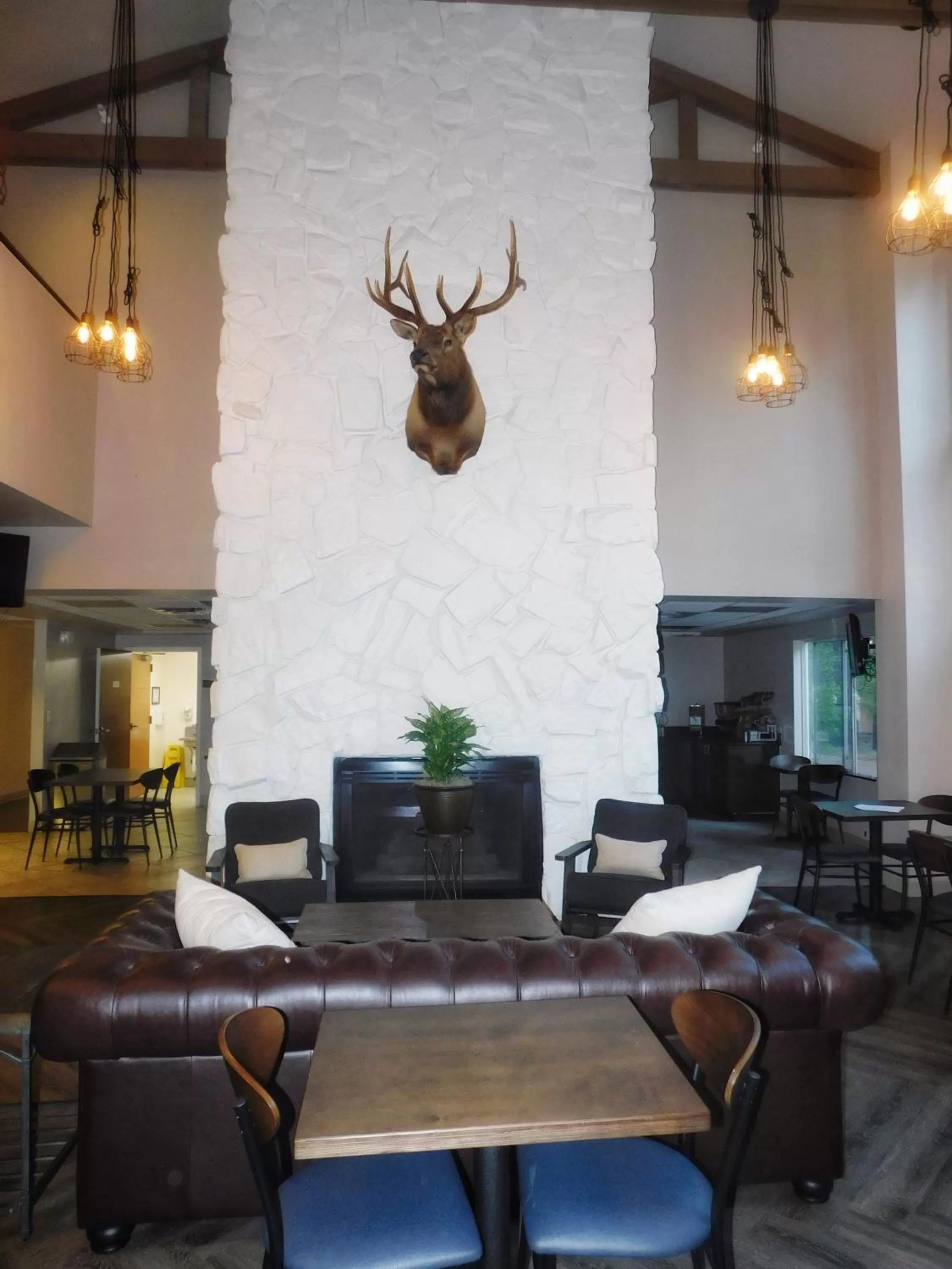 Seating area in GreenTree Inn & Suites Pinetop