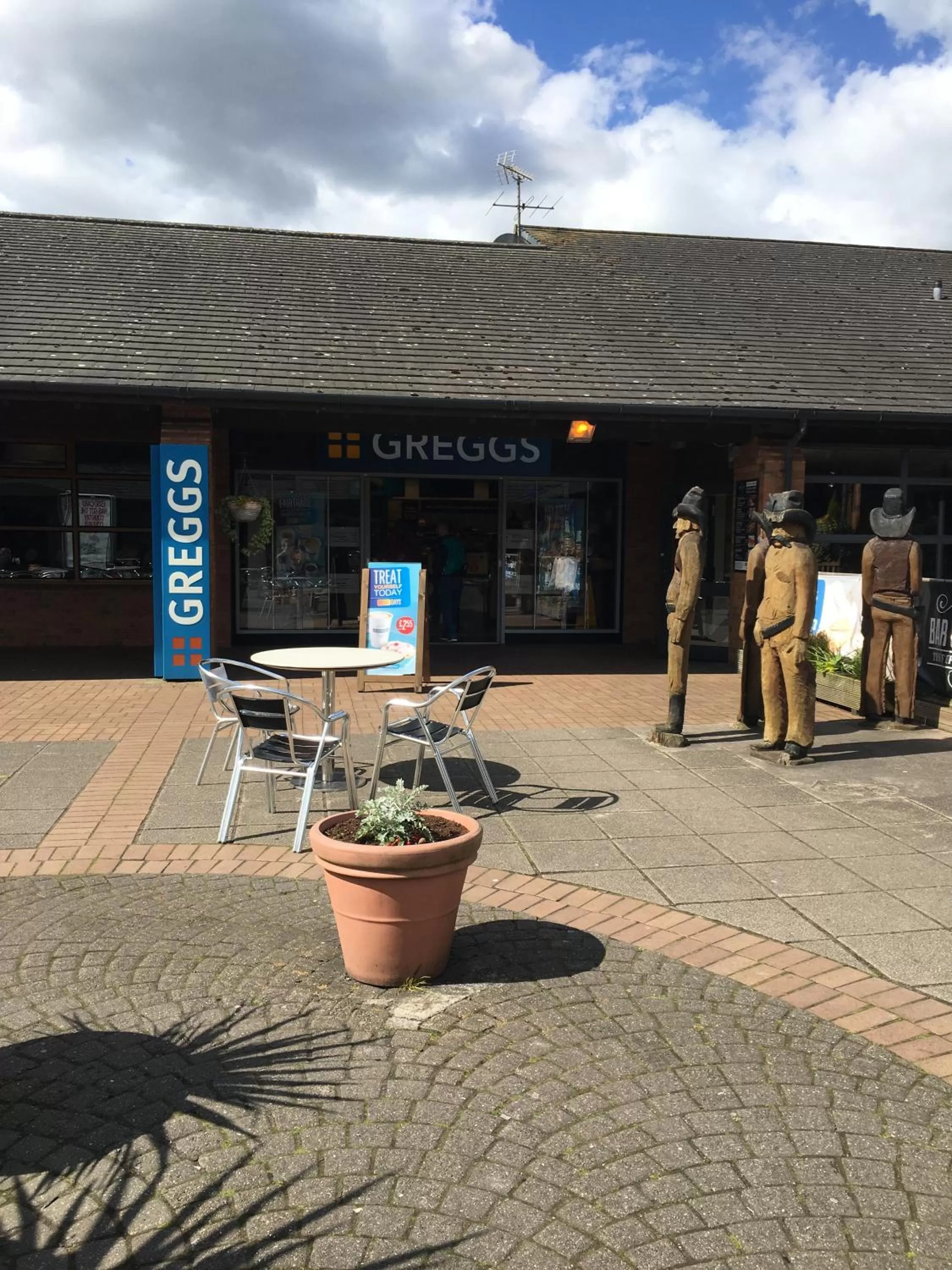 Restaurant/places to eat in Warrington Motel, J20 M6 Lymm Services