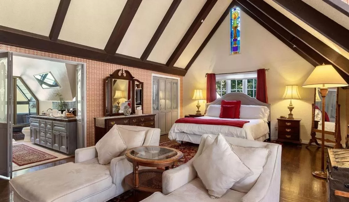 Bedroom in Candlelight Inn Napa Valley