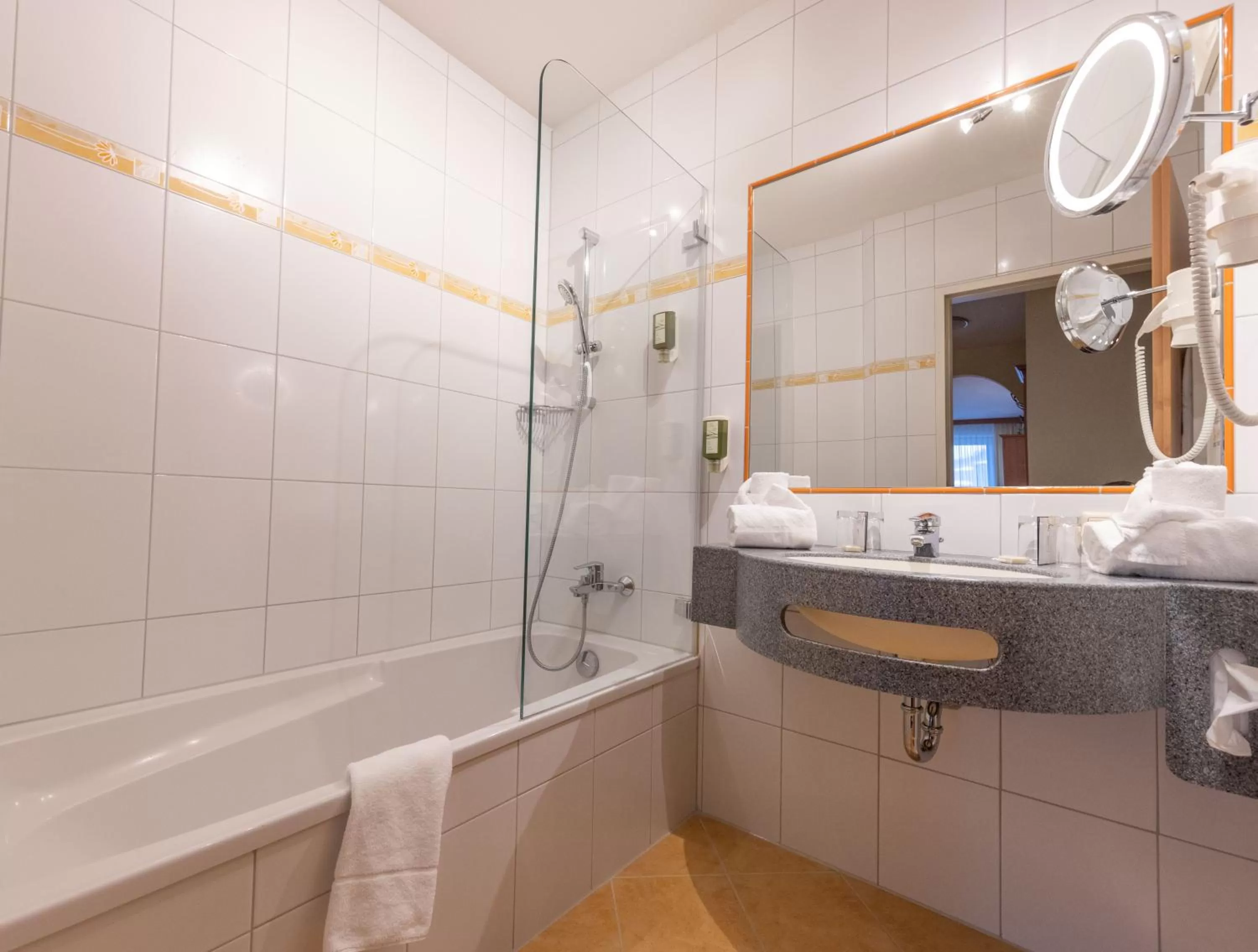 Bathroom in VÖTTER'S HOTEL in Kaprun am Kitzsteinhorn - Skibus direkt