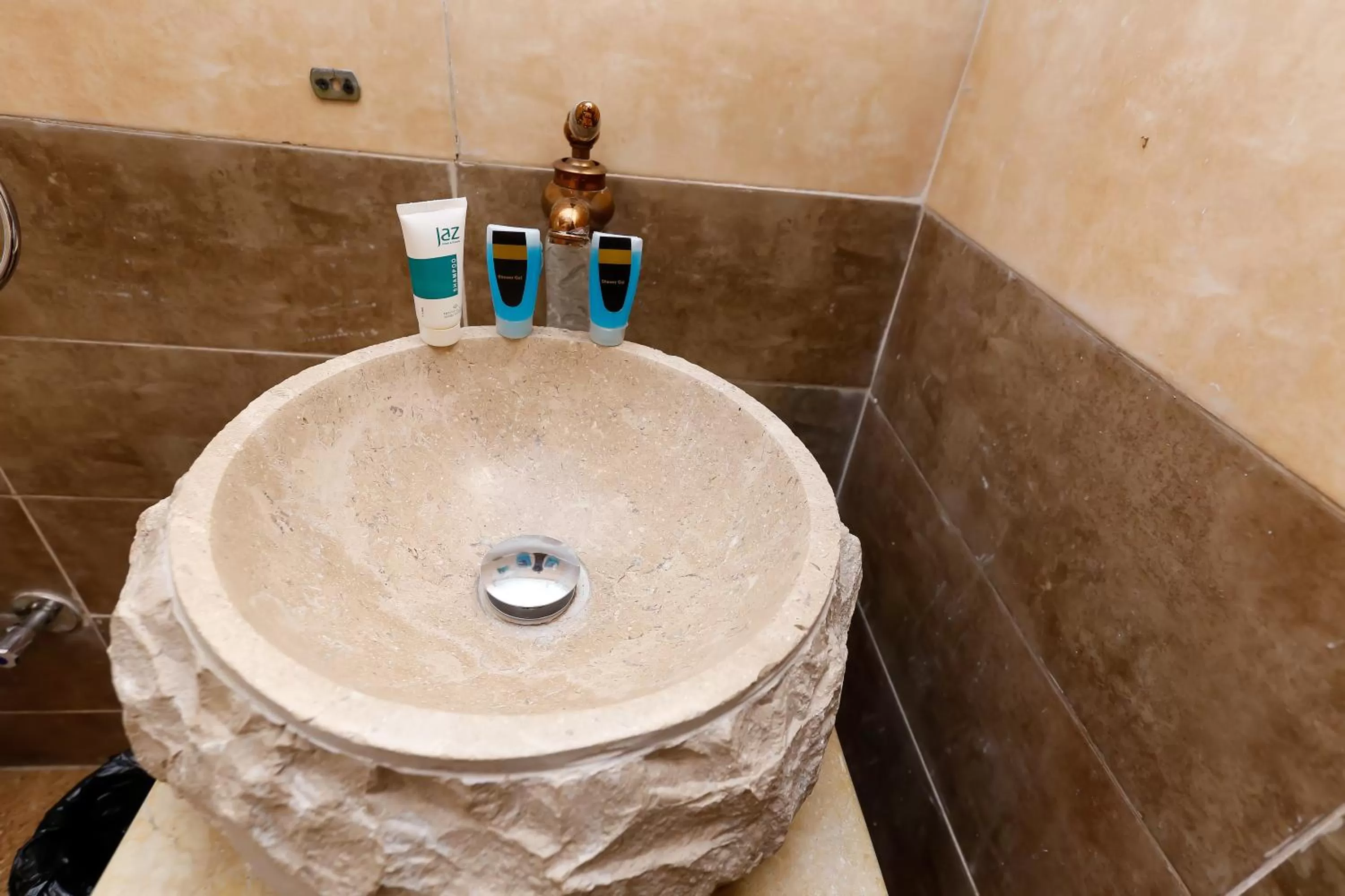 Bathroom in King Cheops Inn - Pyramid View