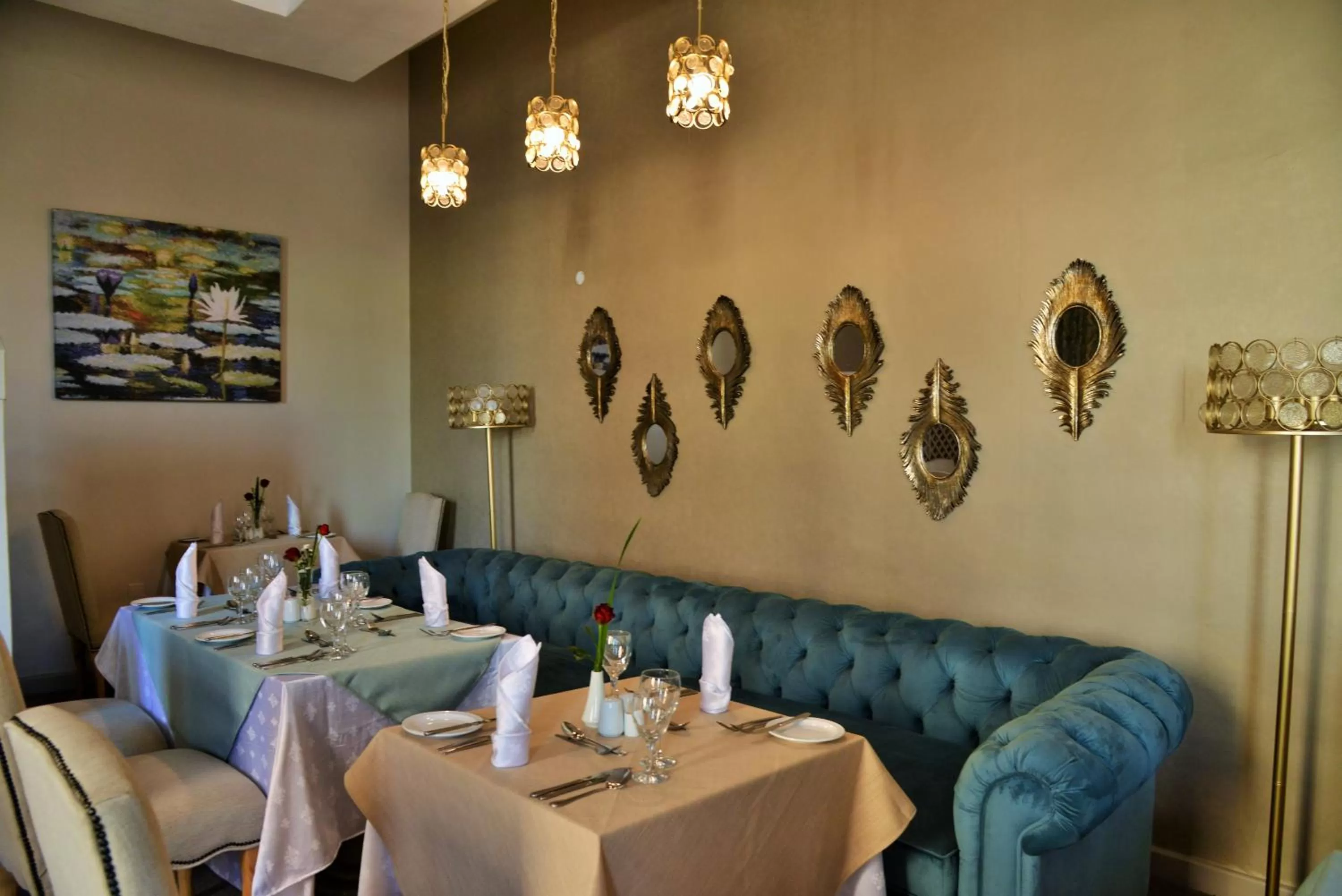 Continental breakfast in Cresta Jameson Hotel