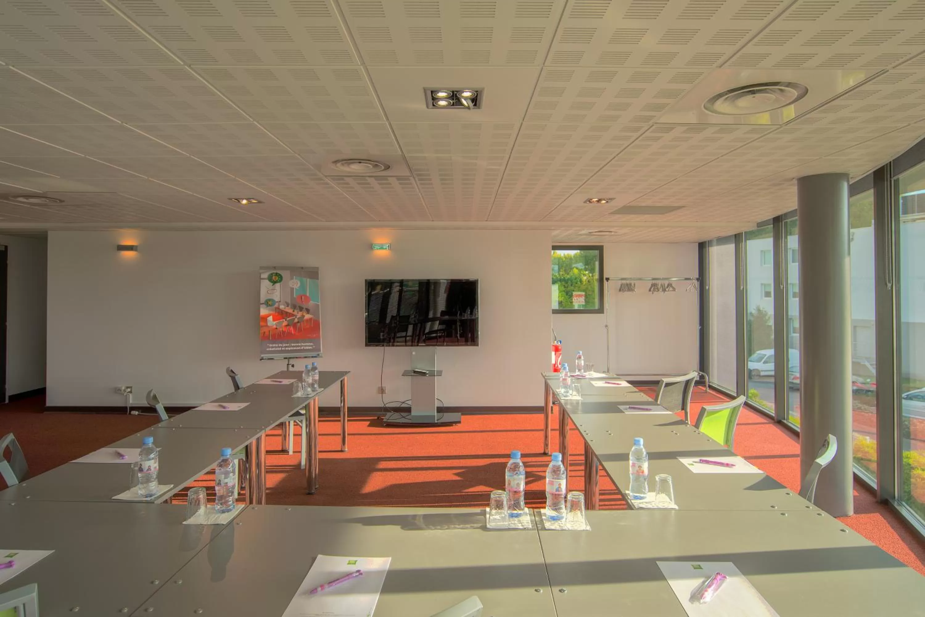 Meeting/conference room in ibis Styles Pertuis Portes du Luberon