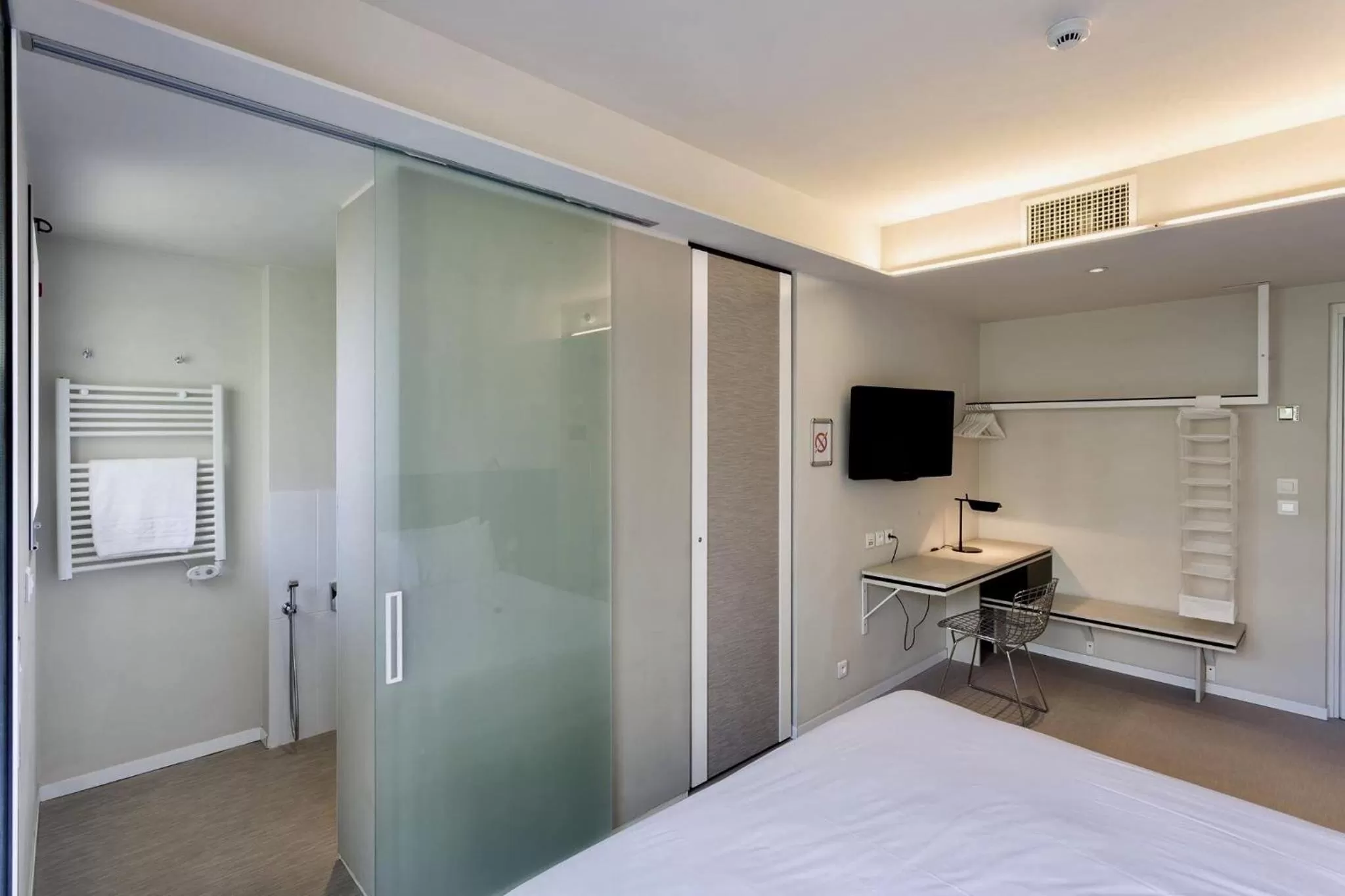 Photo of the whole room in Hotel Palm Garavan