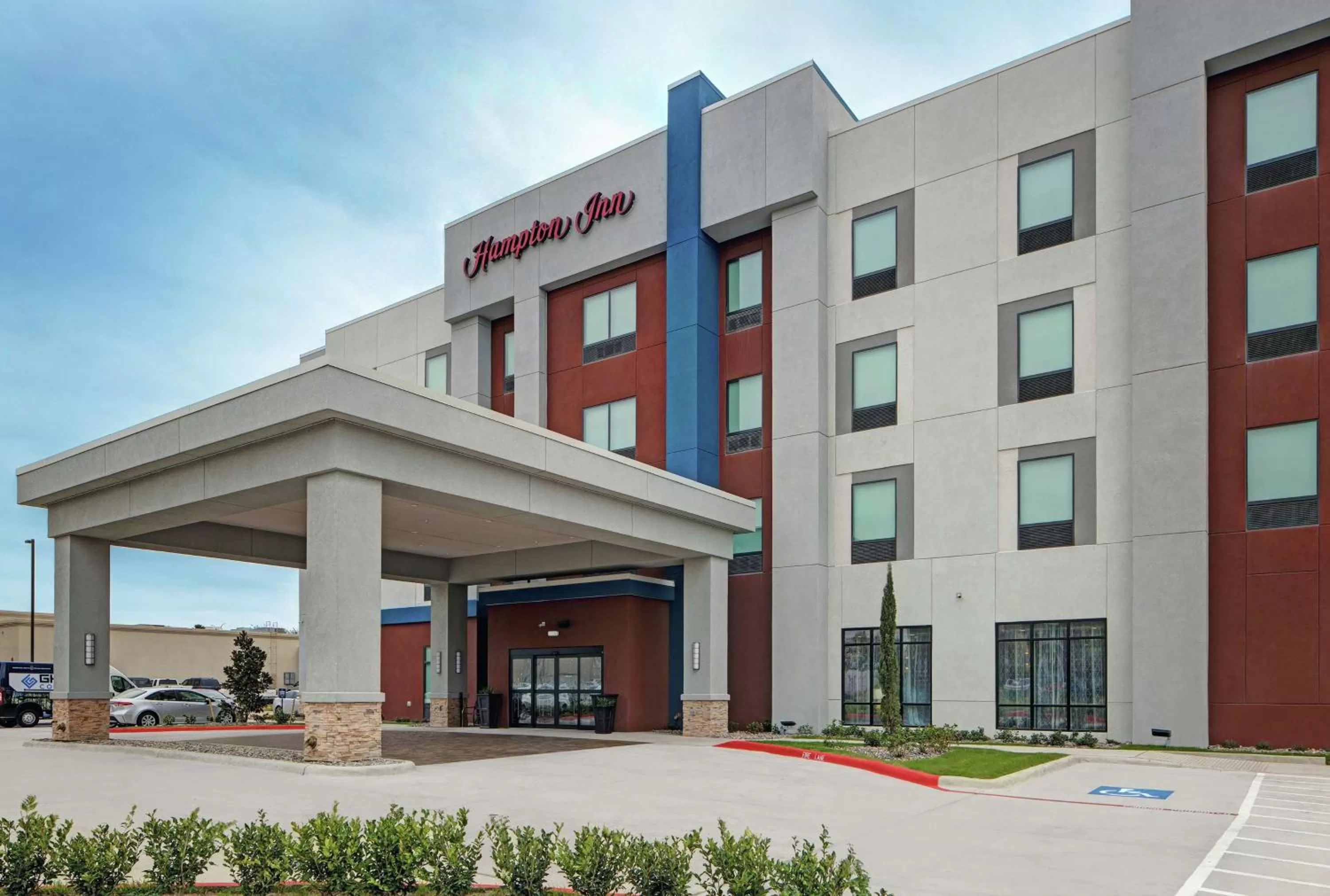 Property building in Hampton Inn Weslaco