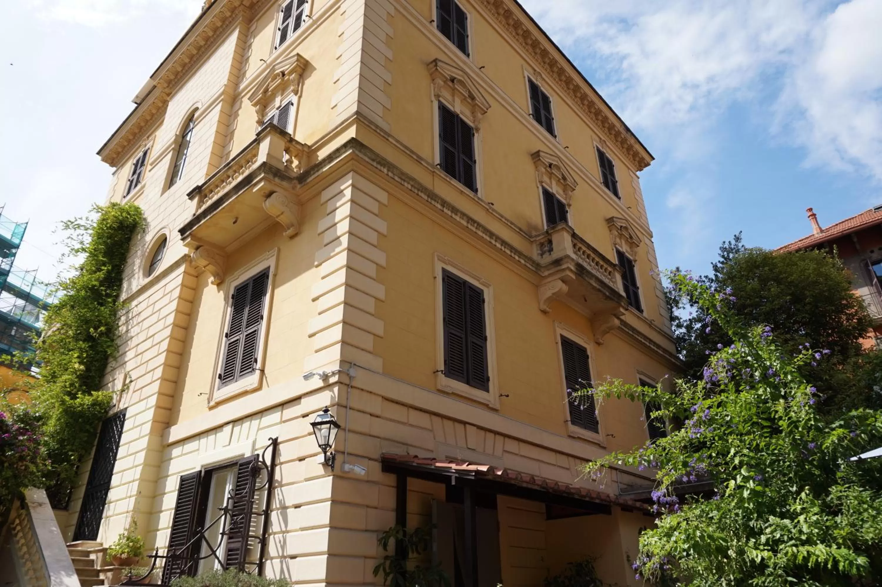 Property building in Rome Garden Hotel