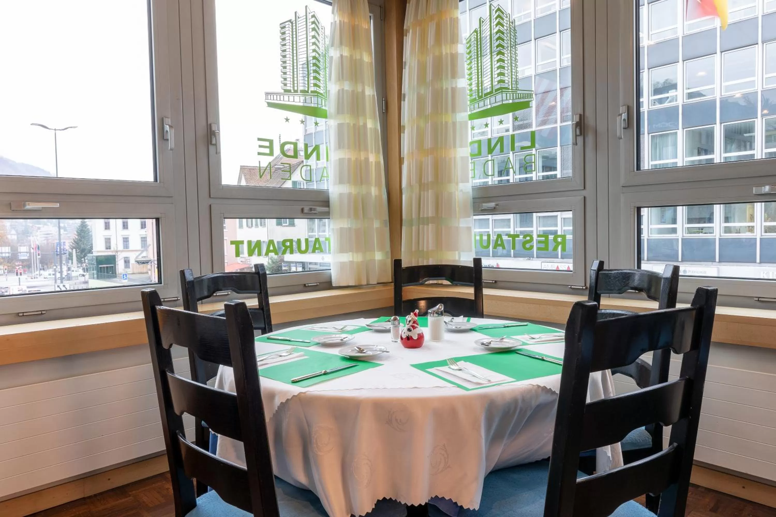 Restaurant/places to eat in Hotel Linde - 24h Self Check-in