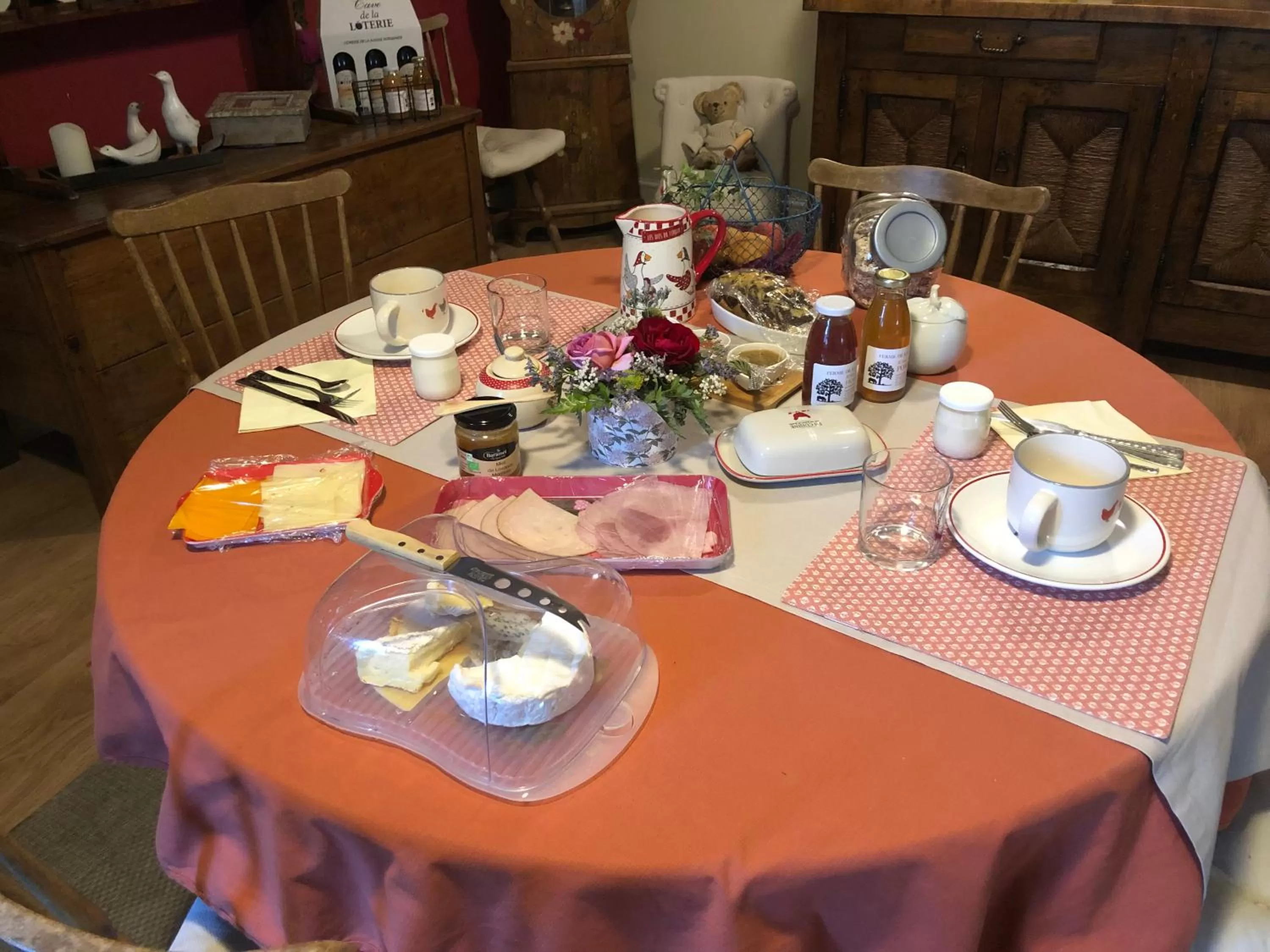 Breakfast, Restaurant/Places to Eat in "La chambre des TISSERANDS"