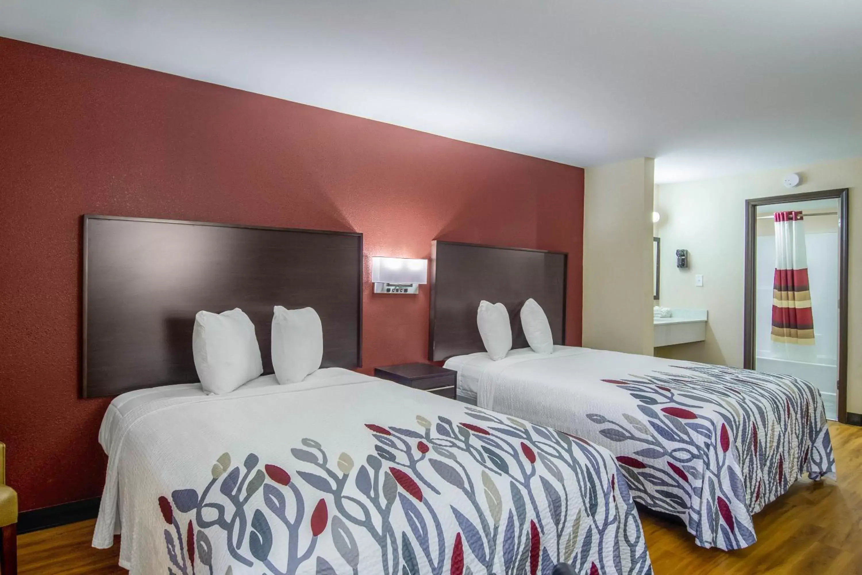 Superior Double Room with Two Double Beds - Disability Access/Non-Smoking in Red Roof Inn Perrysburg Superior Double Room with Two Double Beds - Disability Access/Non-Smoking in Red Roof Inn Perrysburg