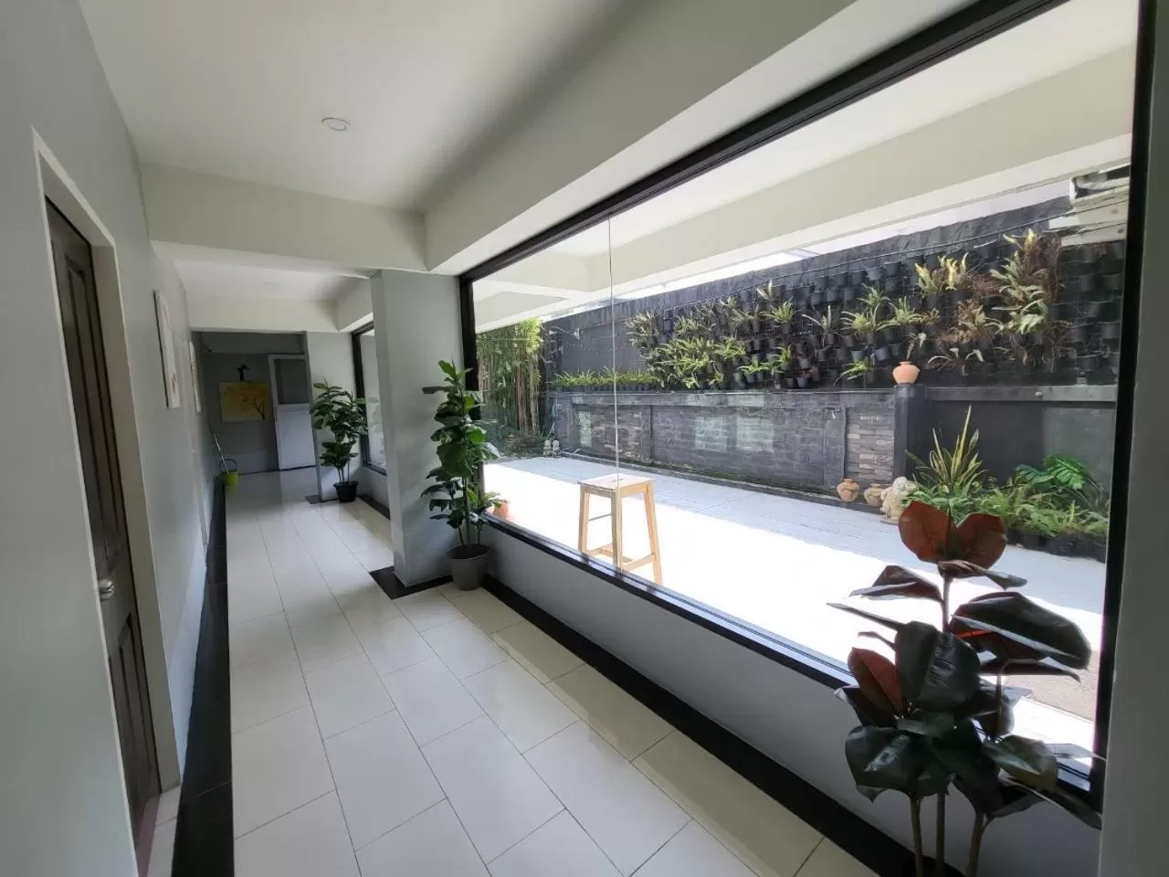 Patio in RoomQuest Bangkok Don Mueang Airport