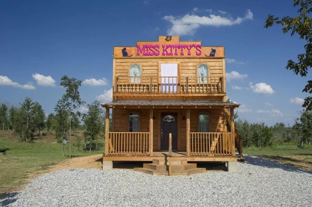 Property Building in Diamonds Old West