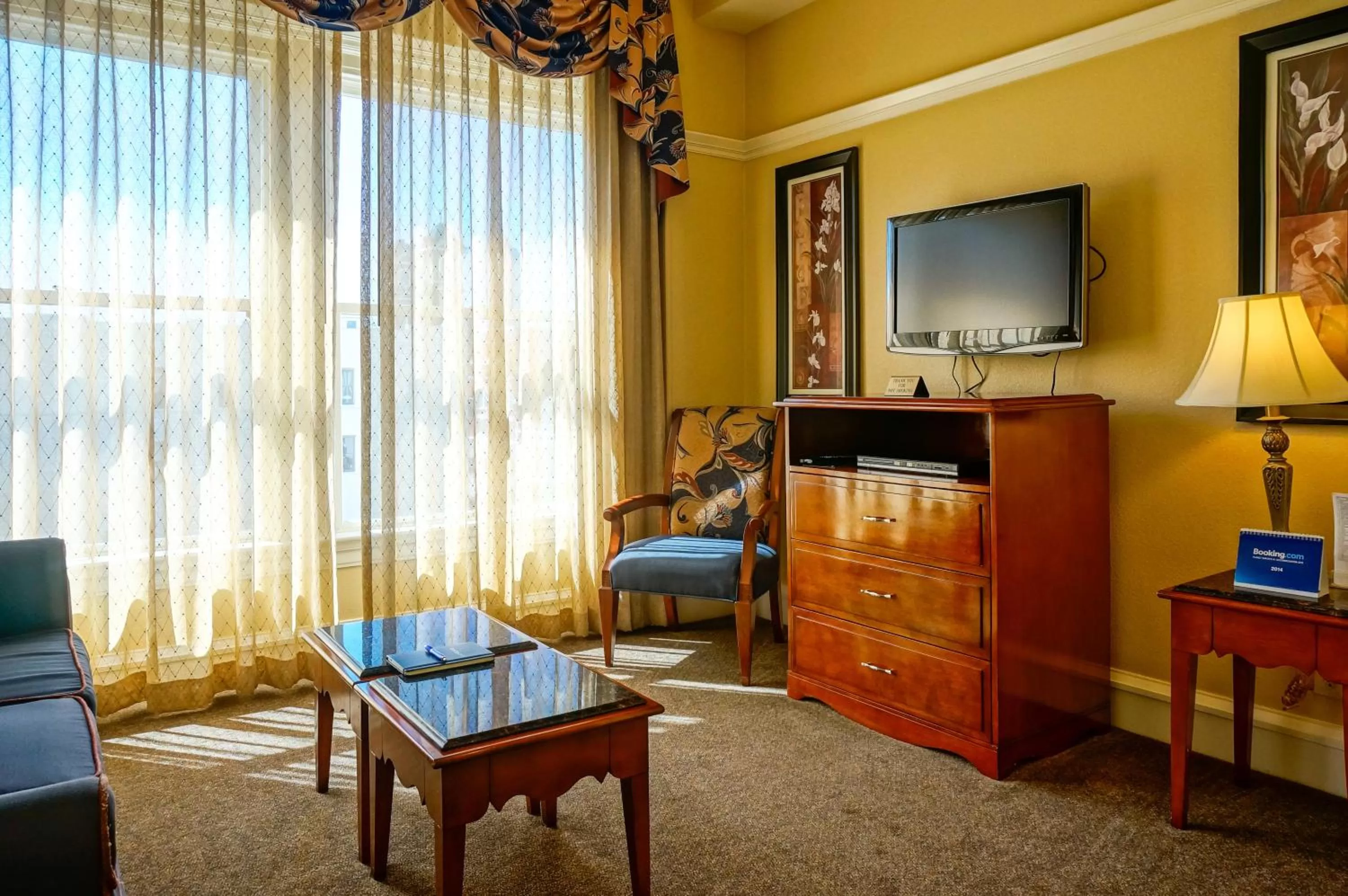 Decorative detail in Gaslamp Plaza Suites