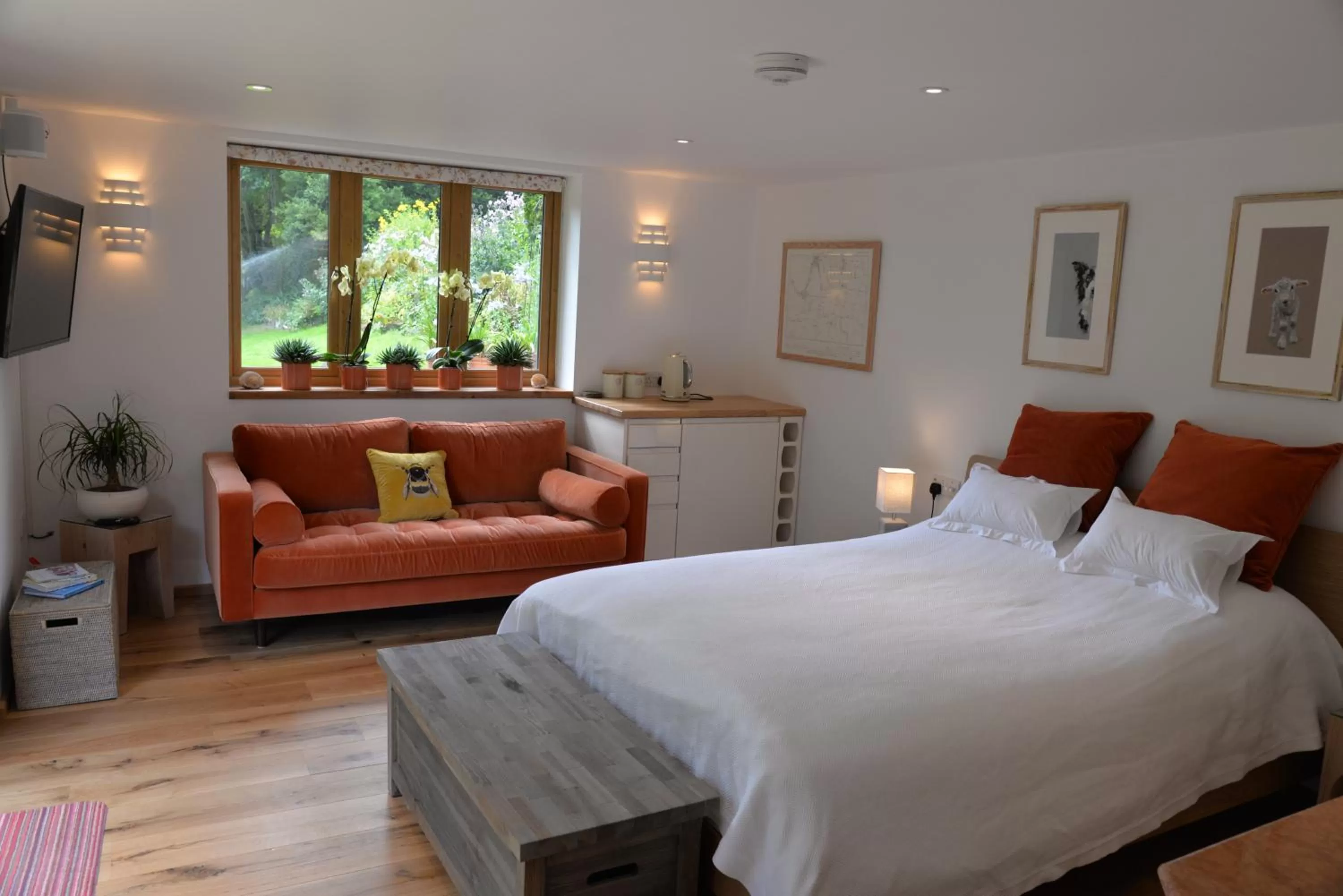 Bed in Thatchcombe B&B