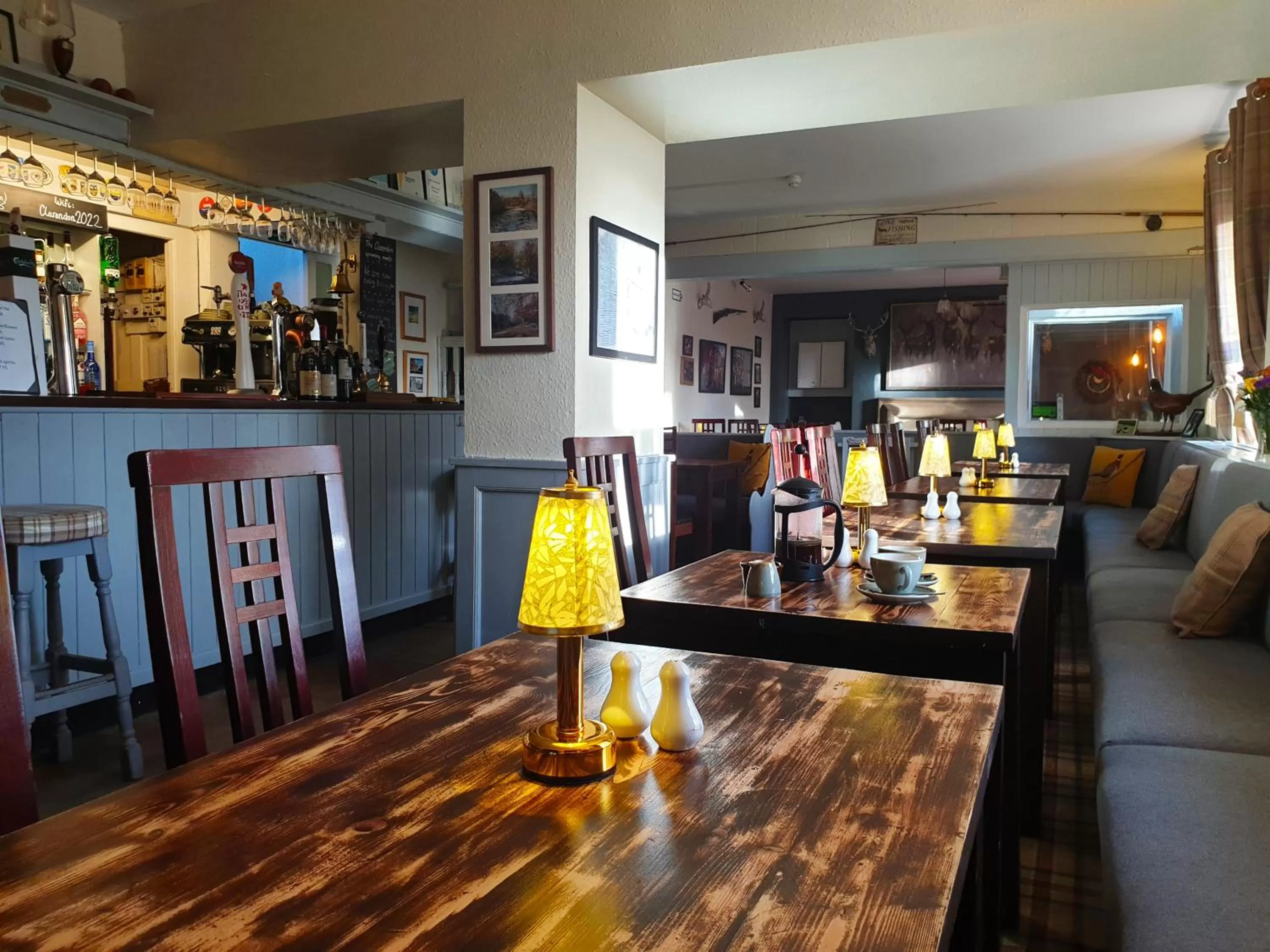 Restaurant/places to eat, Lounge/Bar in The Clarendon Country Pub with rooms