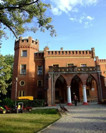 Property building in Hotel Zamek Karnity