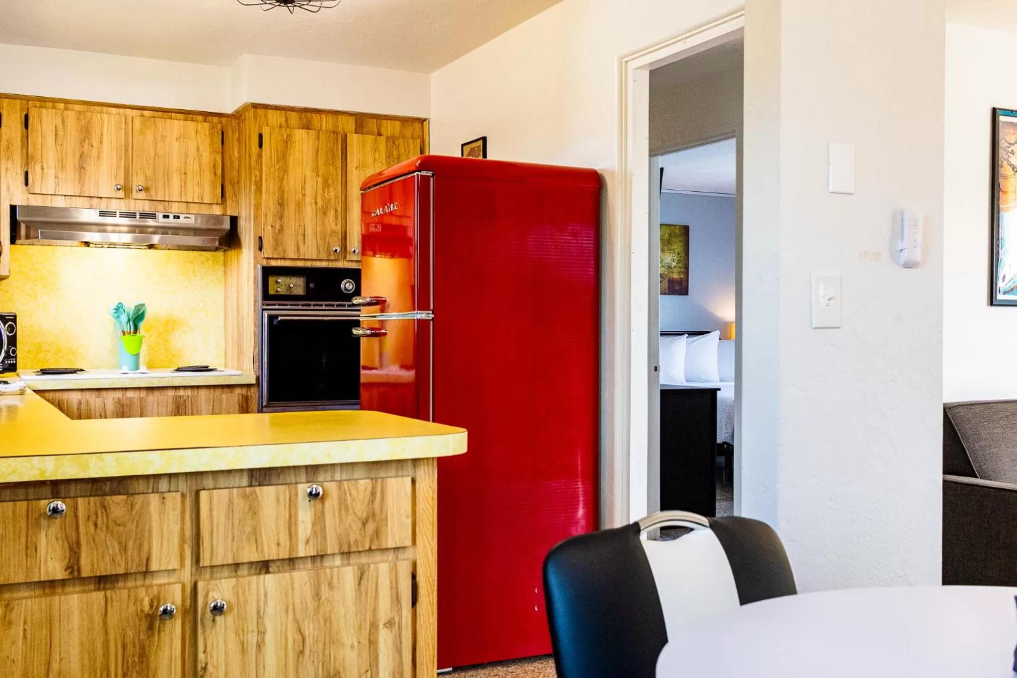 kitchen, Kitchen/Kitchenette in Sea Jay Motel and Marina