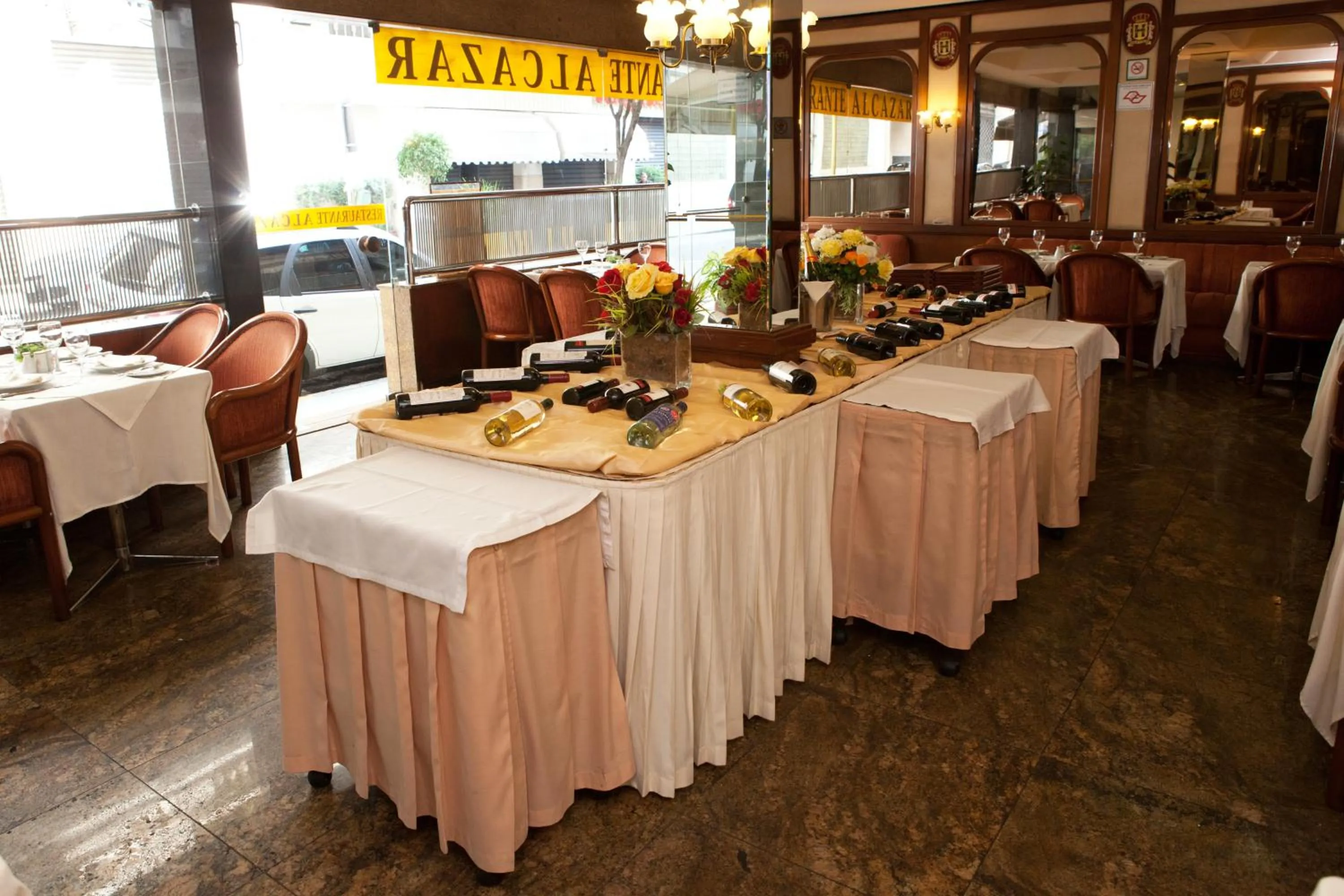 Restaurant/places to eat in Hotel Gran Corona