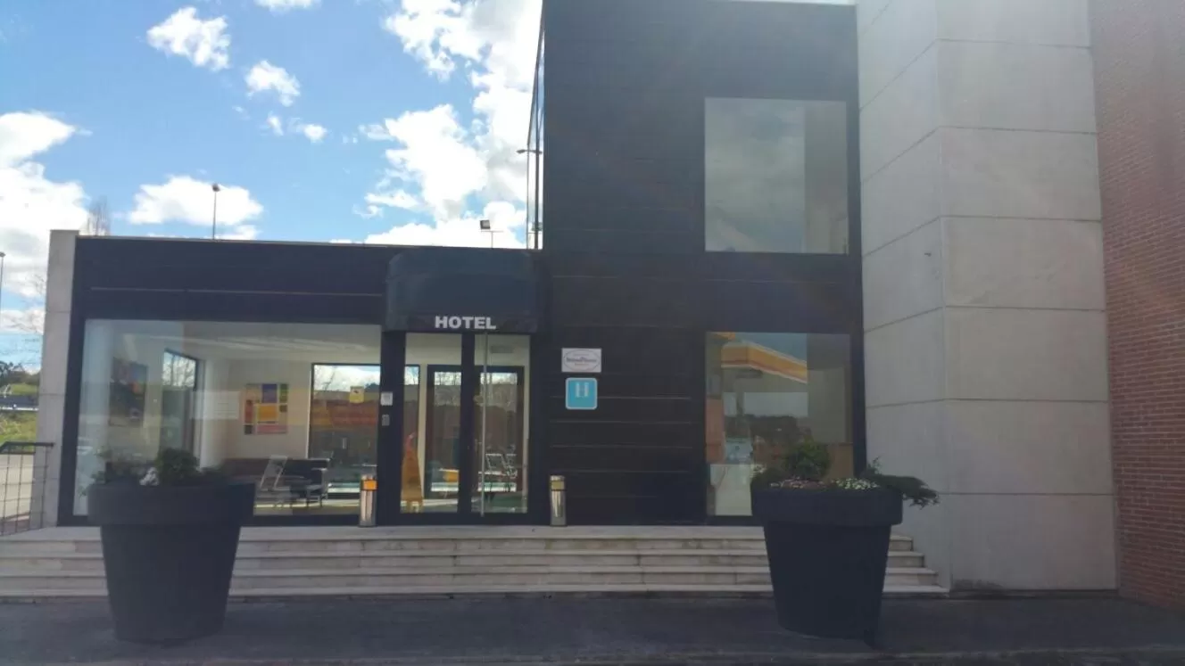 Facade/entrance in Puerta de Santillana