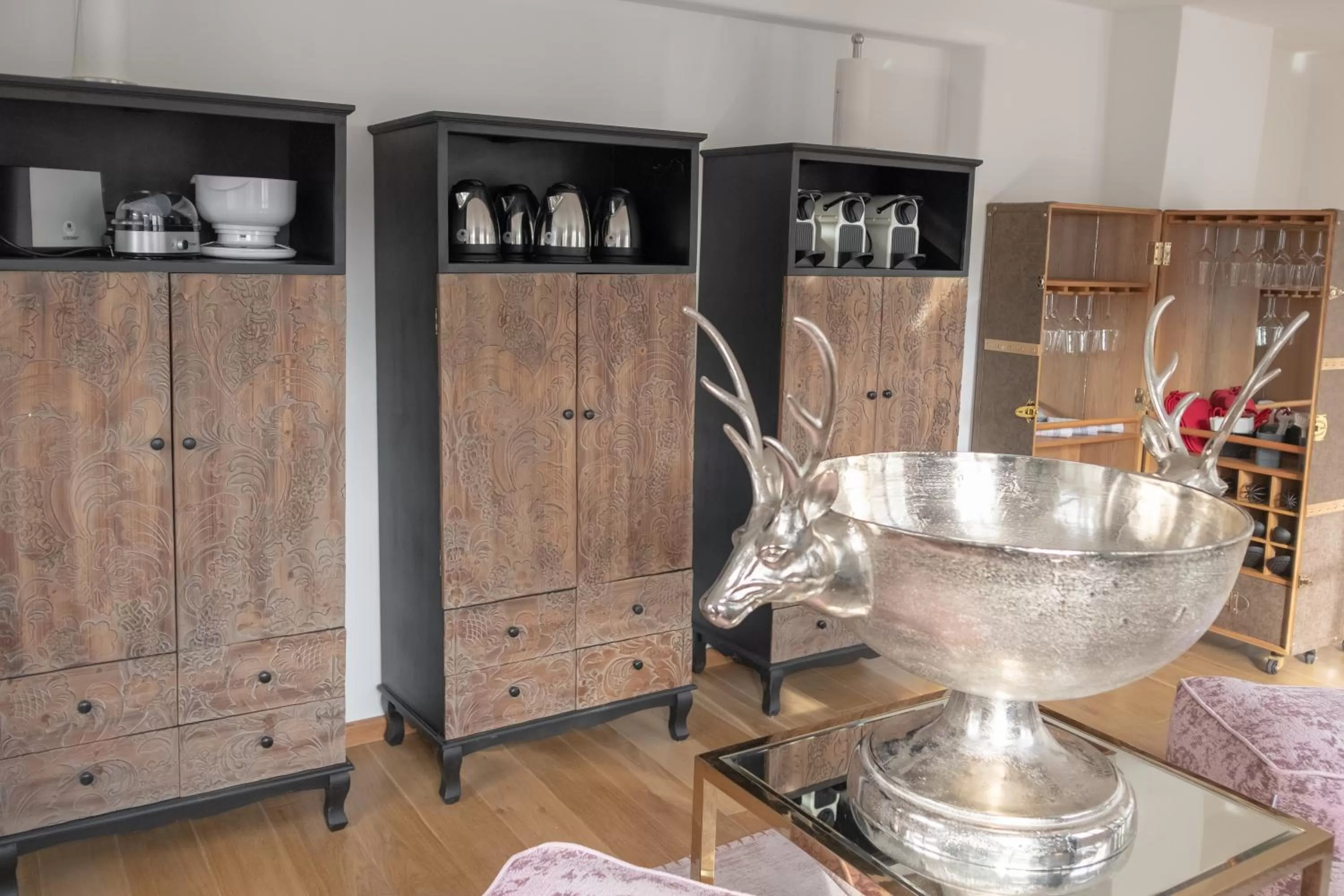 Communal lounge/ TV room in ANA Living Augsburg City Center by Arthotel ANA - Self-Service-Hotel