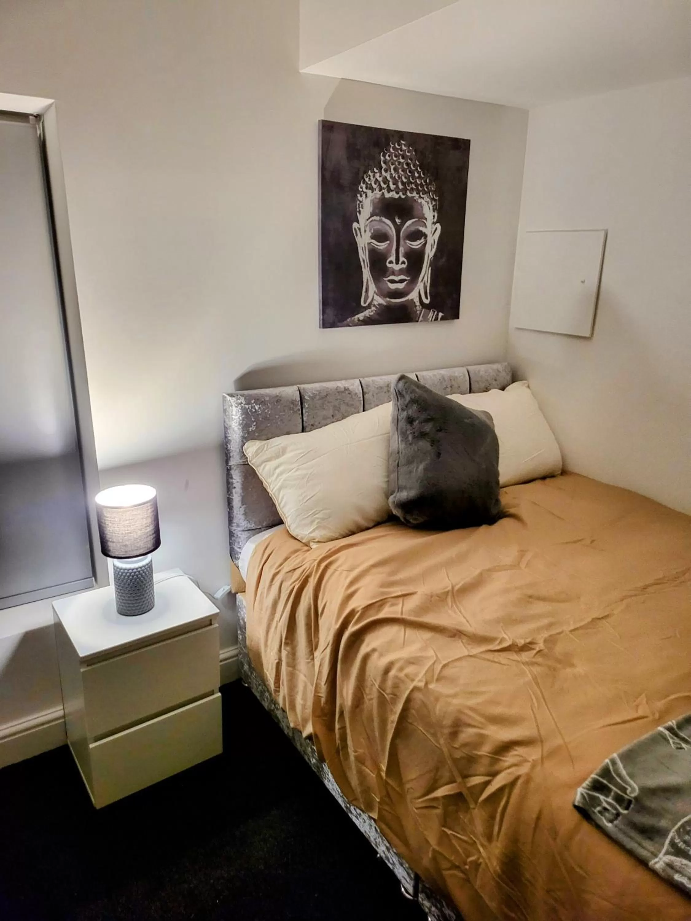 Bed in Easy Living Nottingham - Burns Street