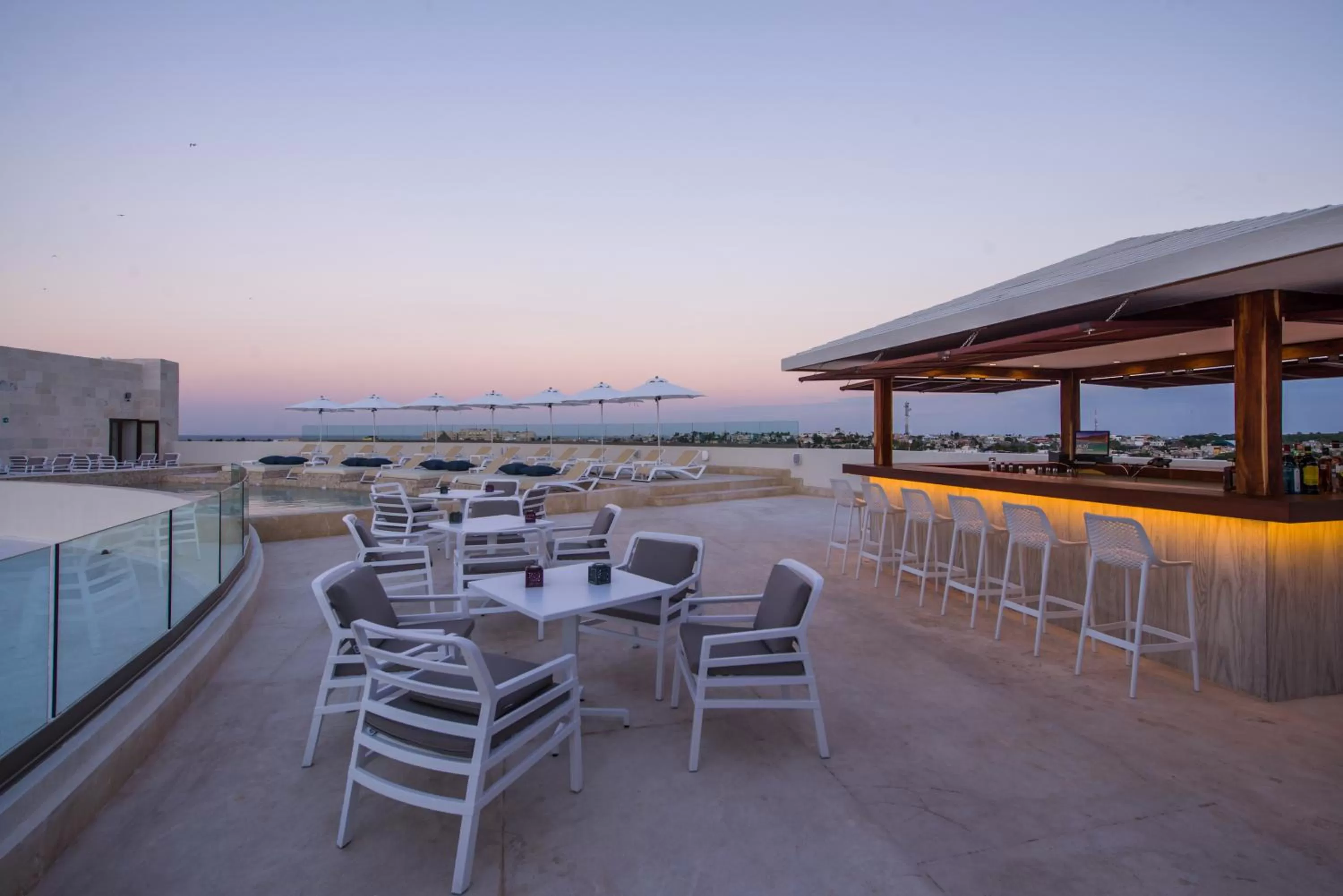 Lounge or bar in Izla Beach Front Hotel